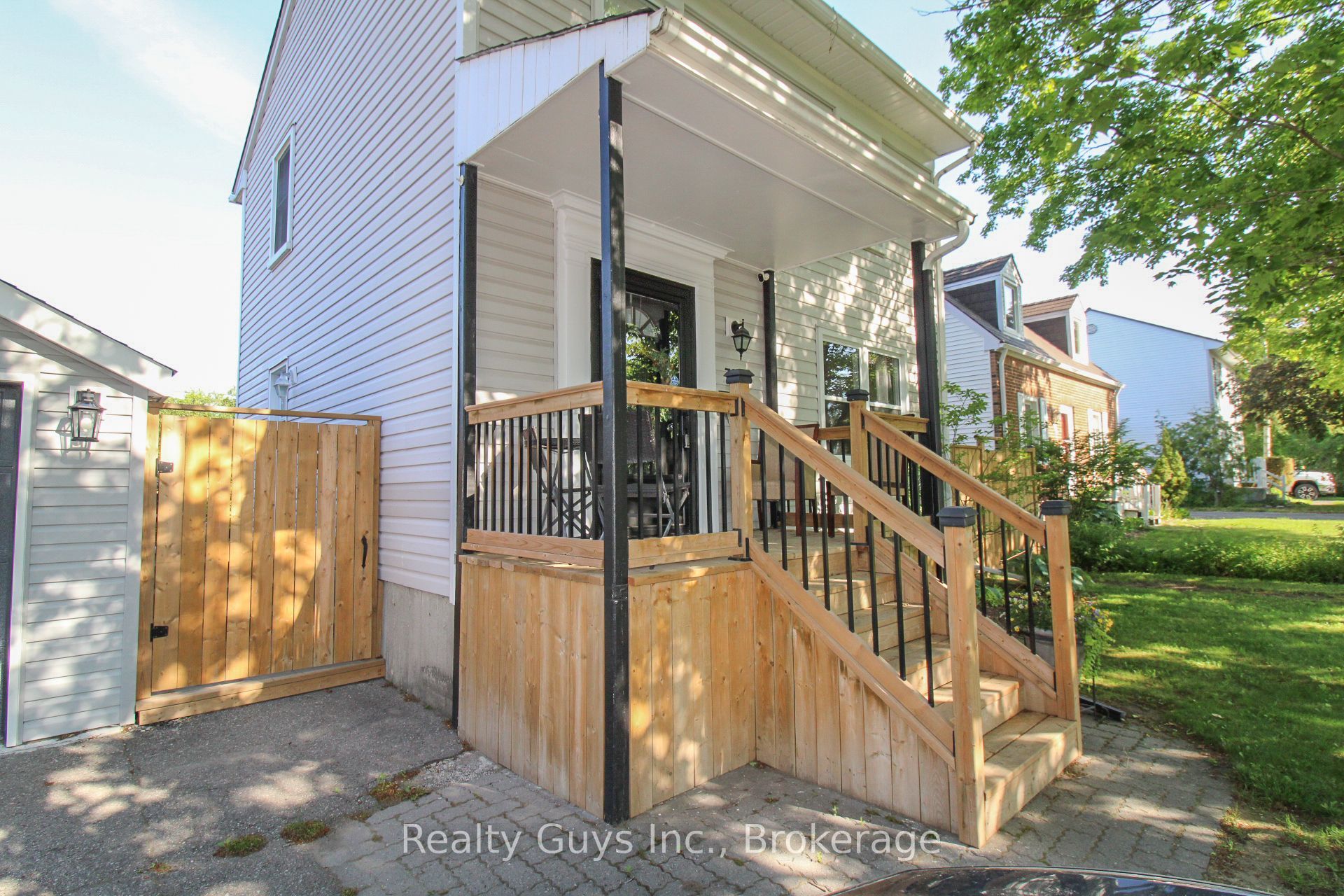 727 Chesterfield Avenue, Peterborough, ON K9H 4Y1 photo 4