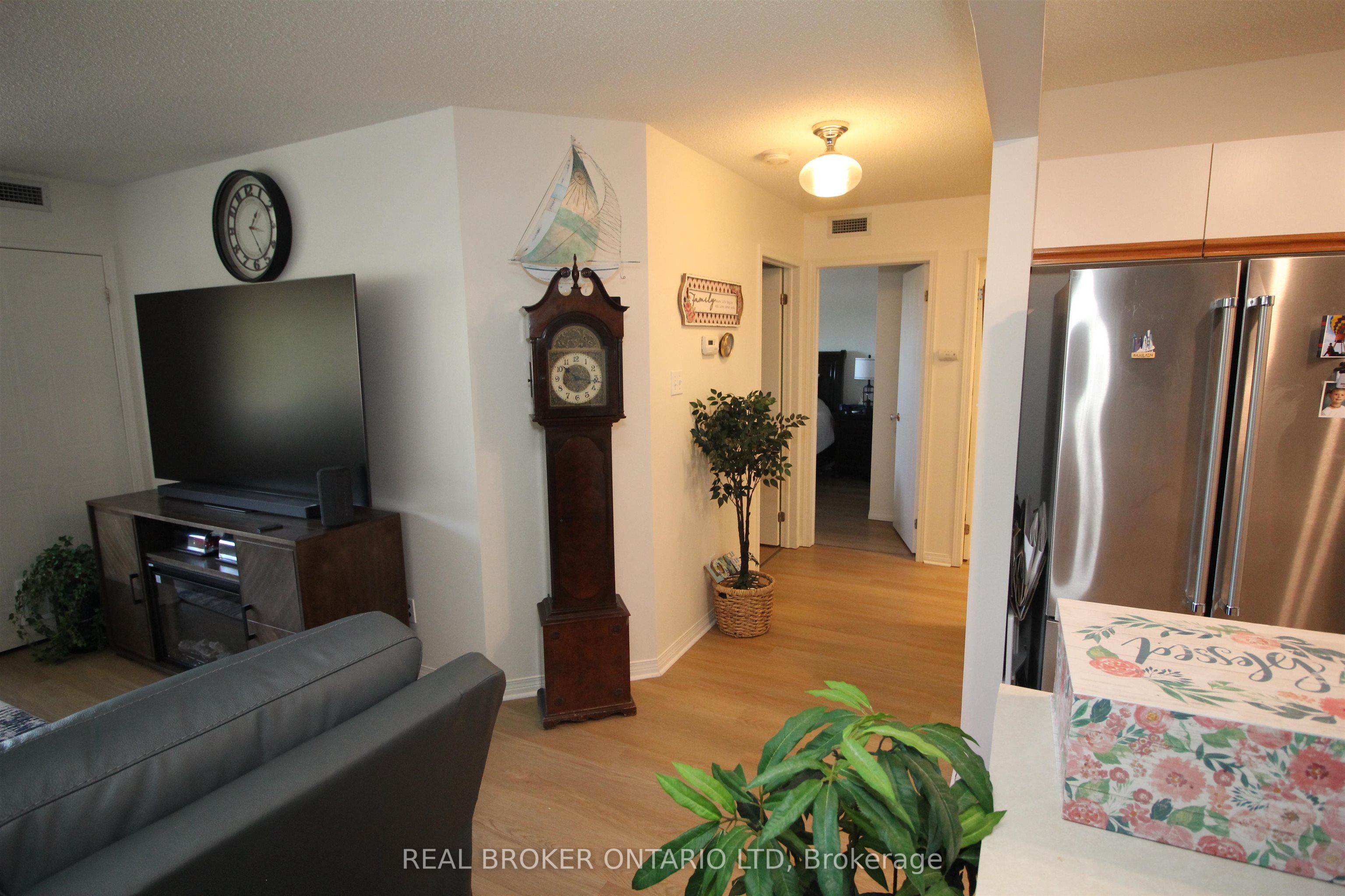 500 Toledo Street 320, Thunder Bay, ON P7A 8A8 photo 3