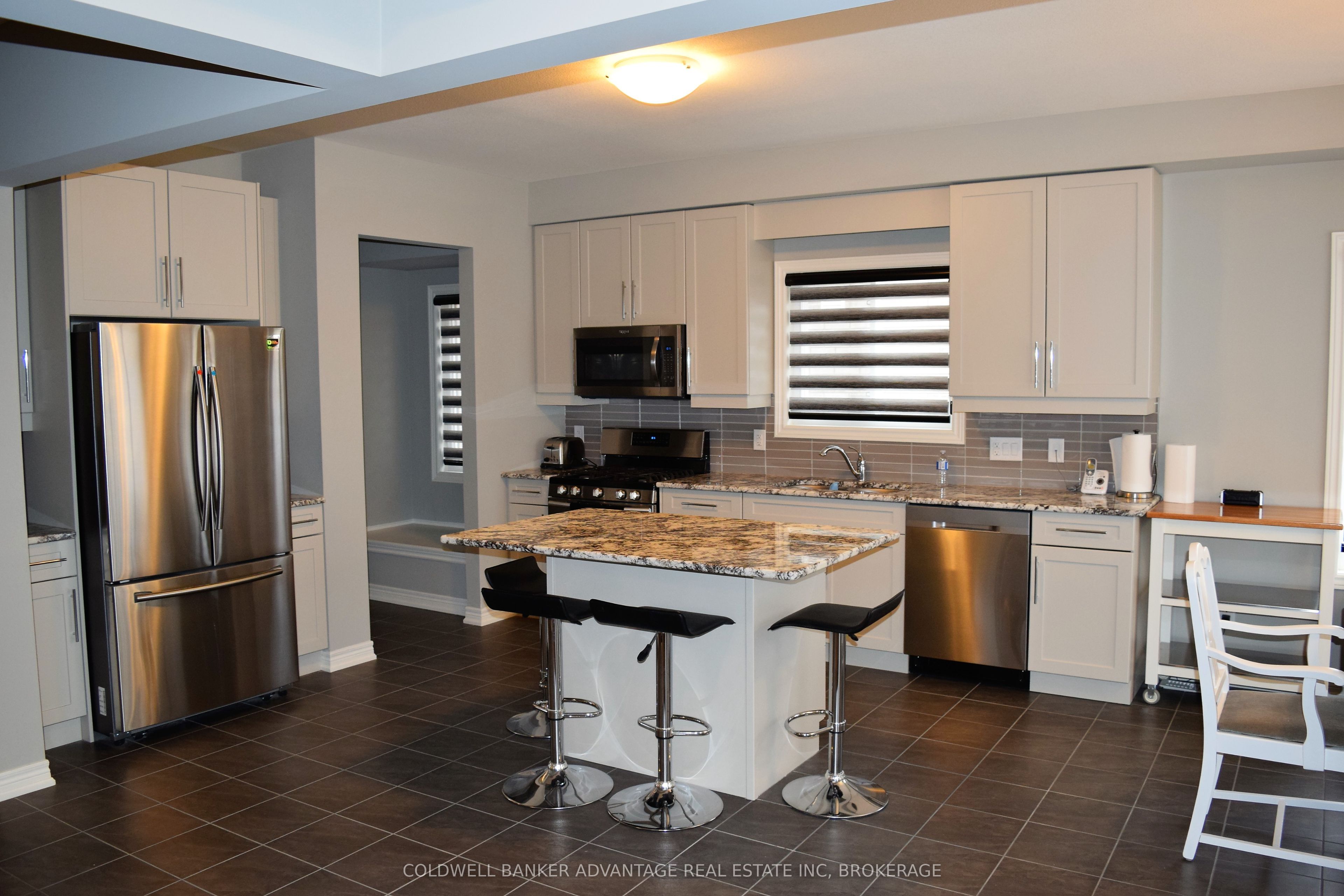 97 Crow Street S, Welland, ON L3C 0G6 photo 2