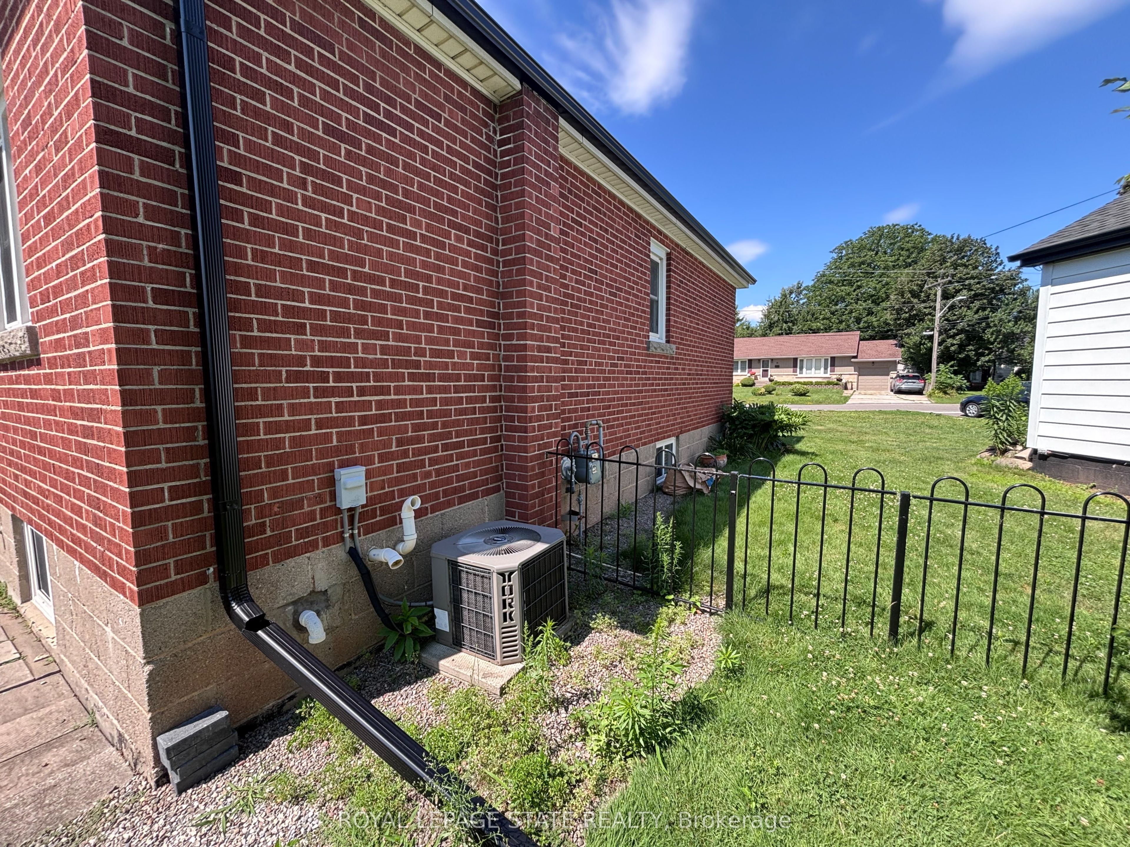 48 Mountain Avenue N, Hamilton, ON L8G 3N9 photo 4