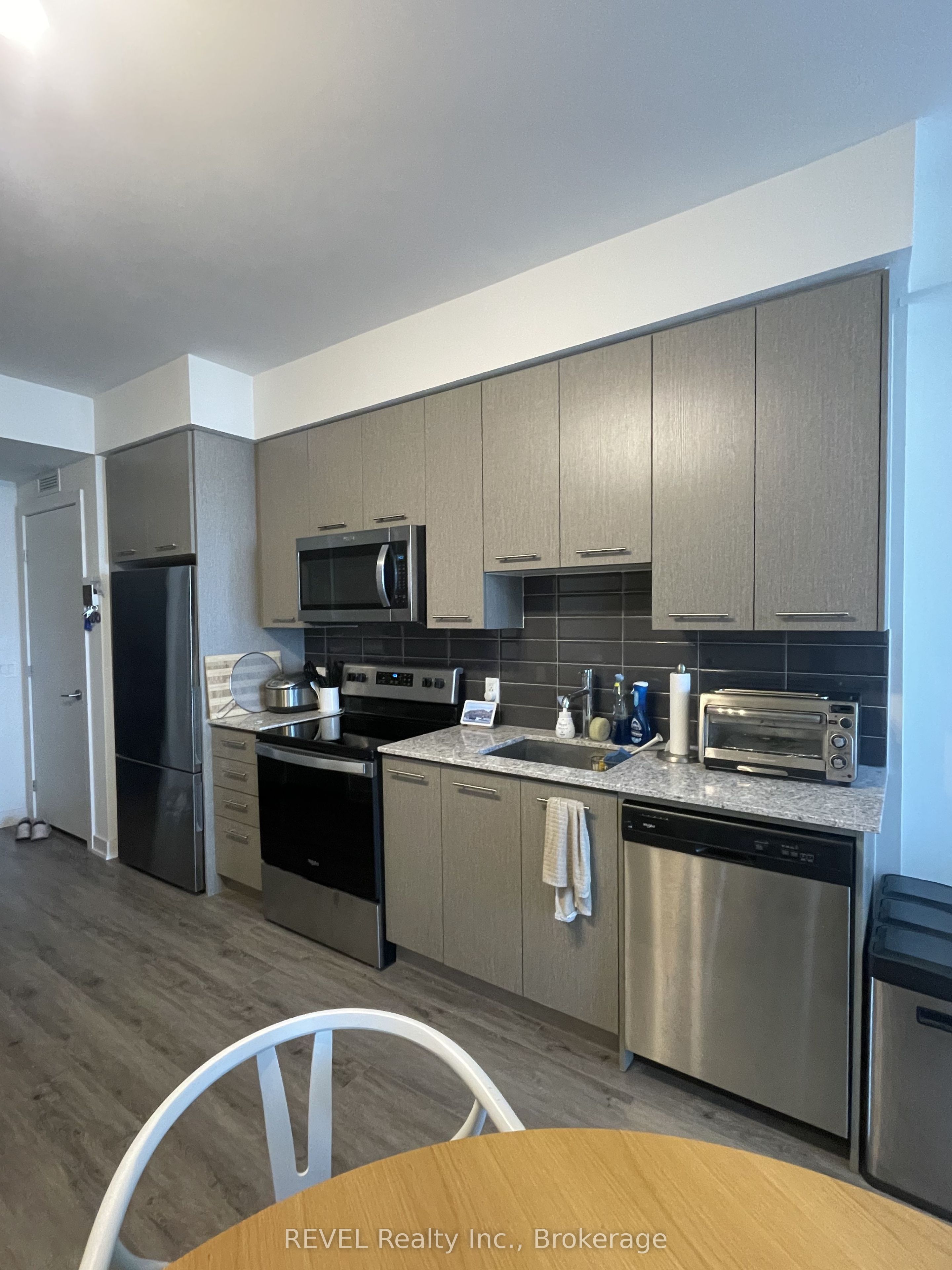 385 Winston Road 1010, Grimsby, ON L3M 4E8 photo 5