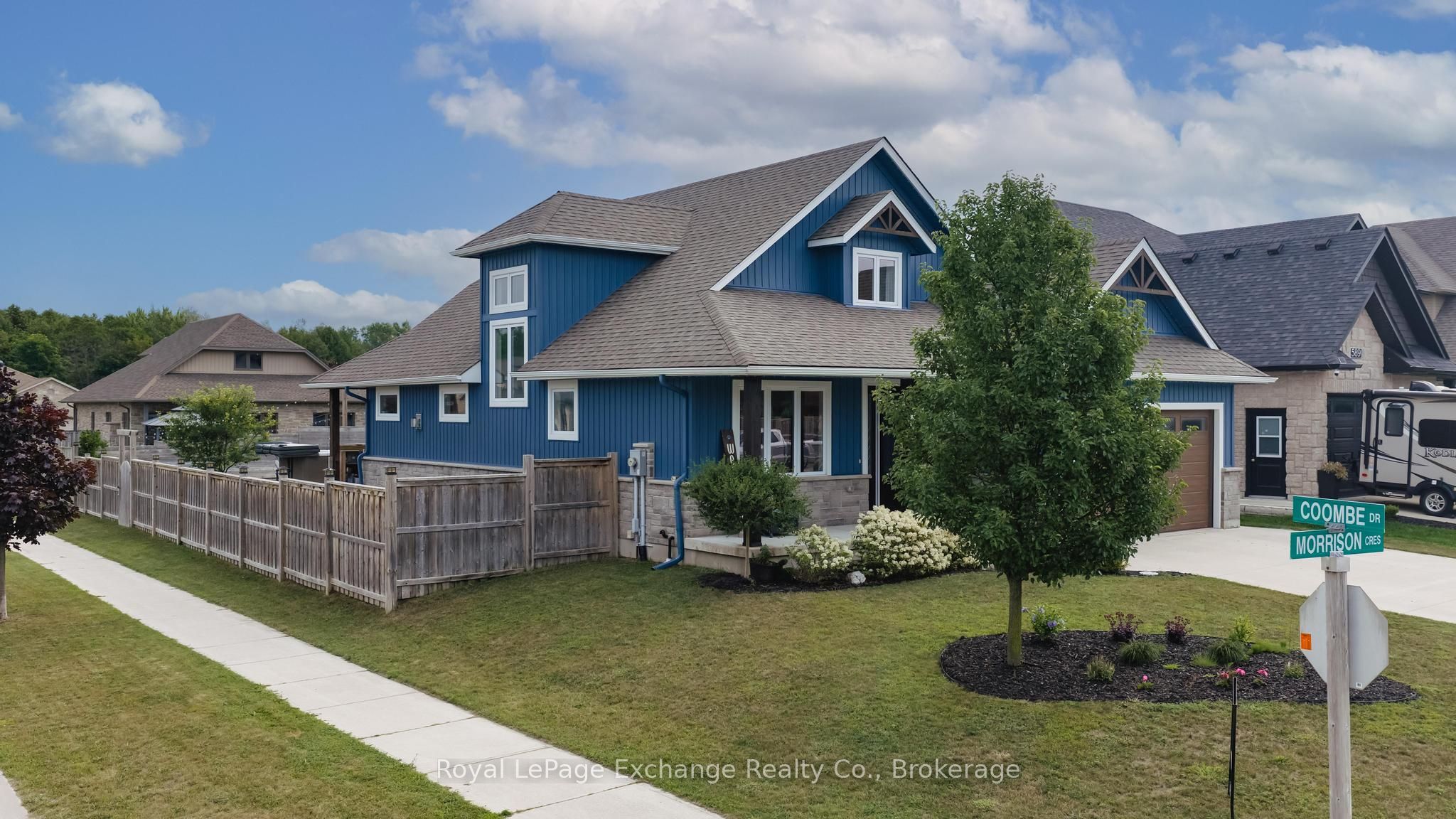 593 Morrison Crescent, Kincardine, ON N2Z 0A7 photo 2