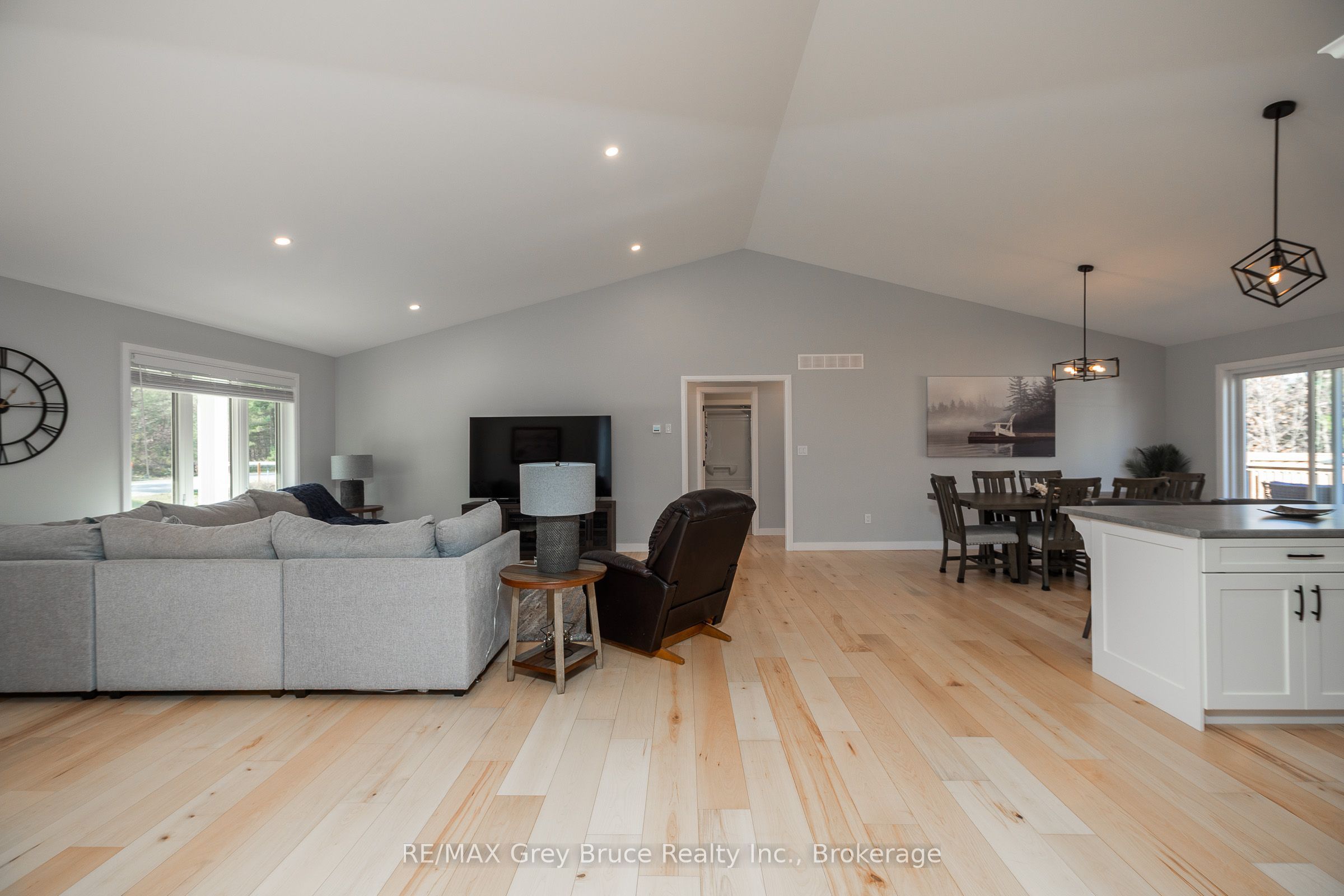 611 Sixth Street N, South Bruce Peninsula, ON N0H 2G0 photo 4