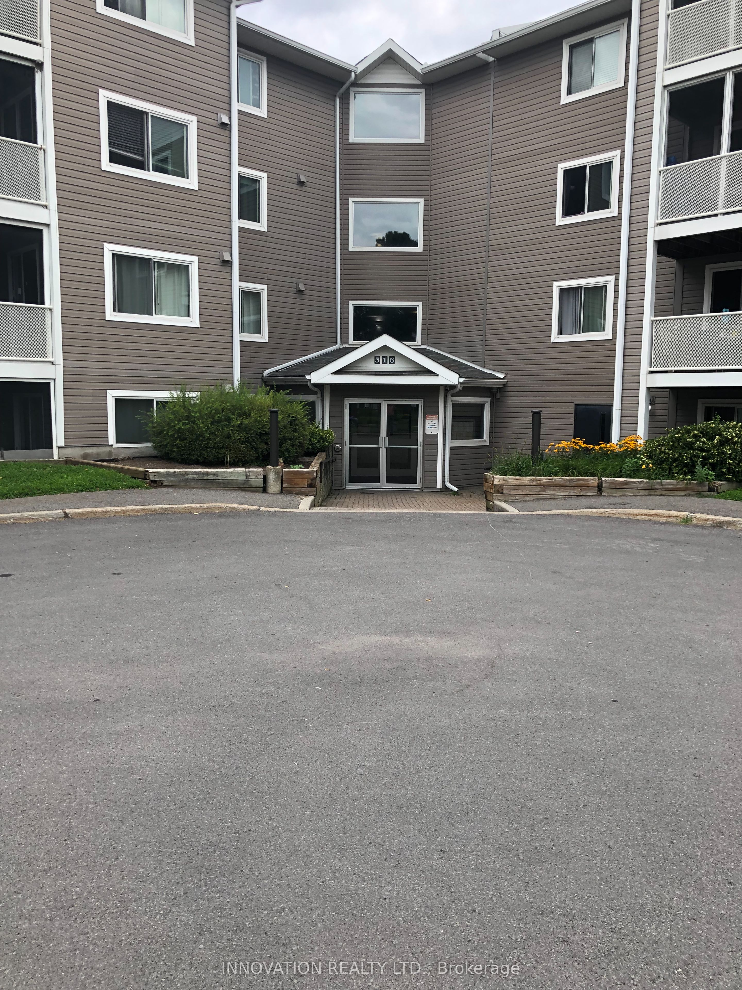 316 Lorry Greenberg Drive 113, Hunt Club - South Keys and Area, ON K1T 2P4 photo 2
