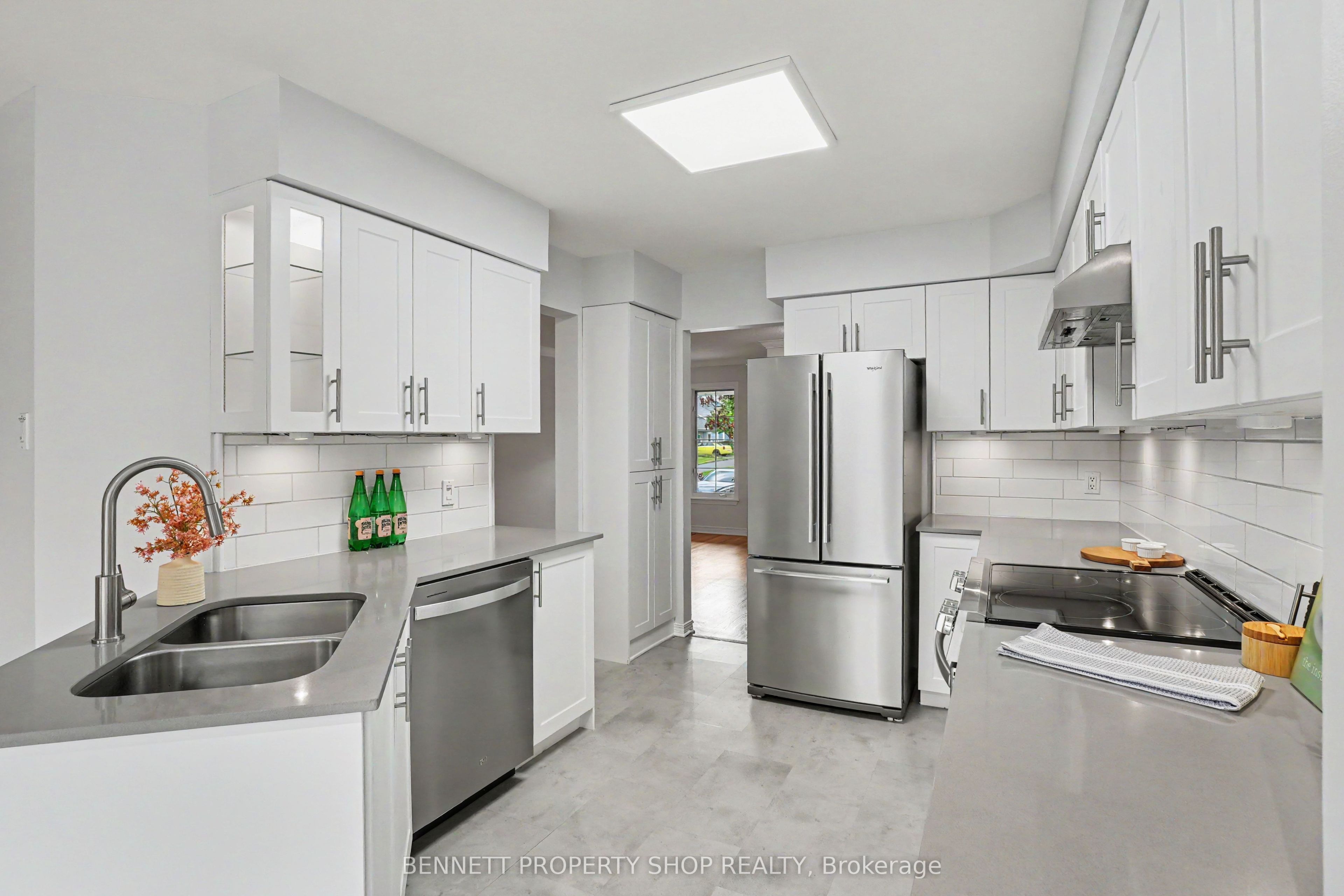 190 Forestglade Crescent, Hunt Club - South Keys and Area, ON K1G 6A7 photo 5