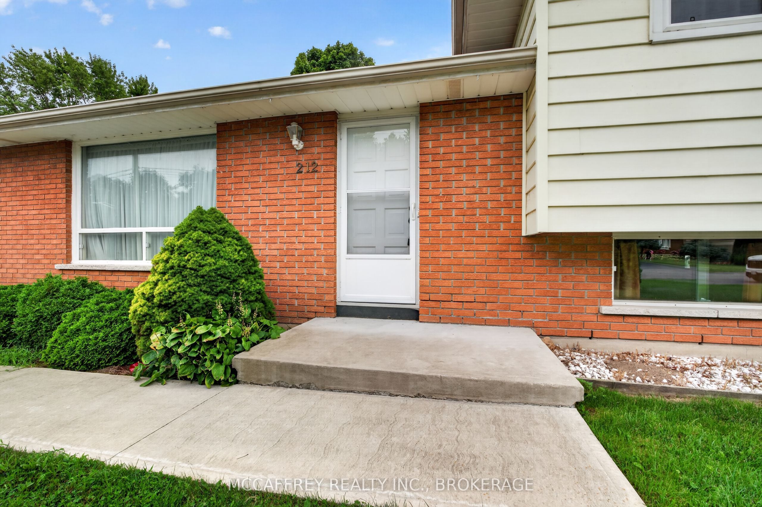 212 King Street, Greater Napanee, ON K7R 1B7 photo 3