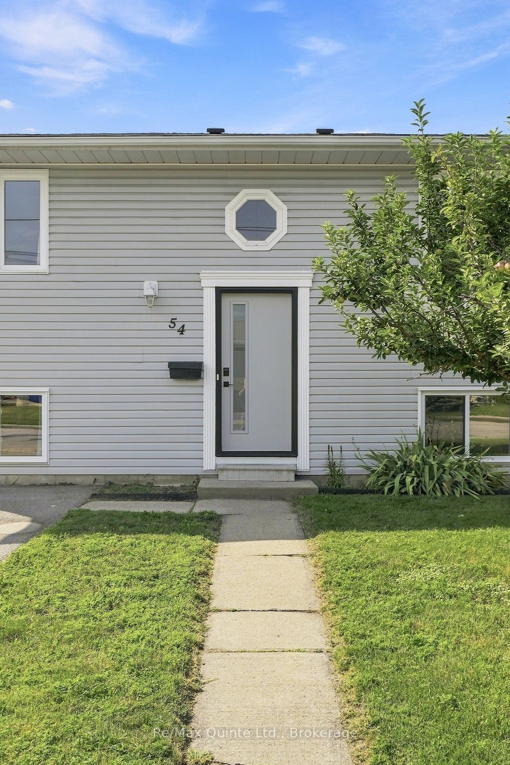 54 Bentinck Street, Quinte West, ON K8V 4E3 photo 5