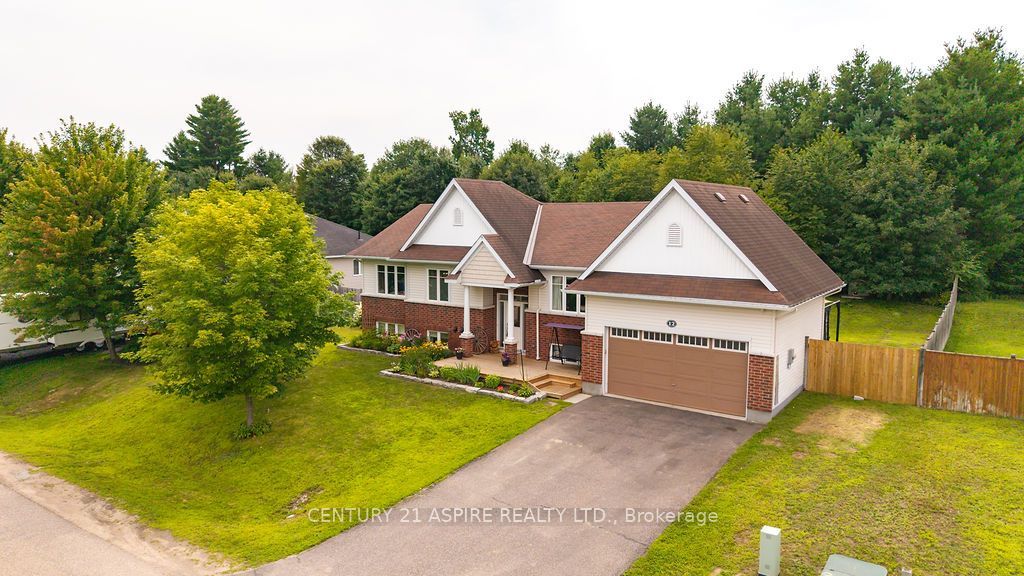 12 Bedard Boulevard, Petawawa, ON K8H 0B7