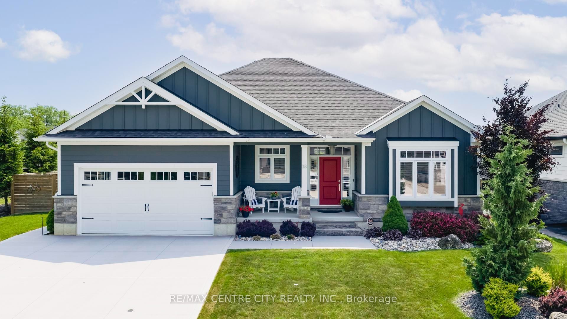 38 Erin Place, Lambton Shores, ON N0M 1T0