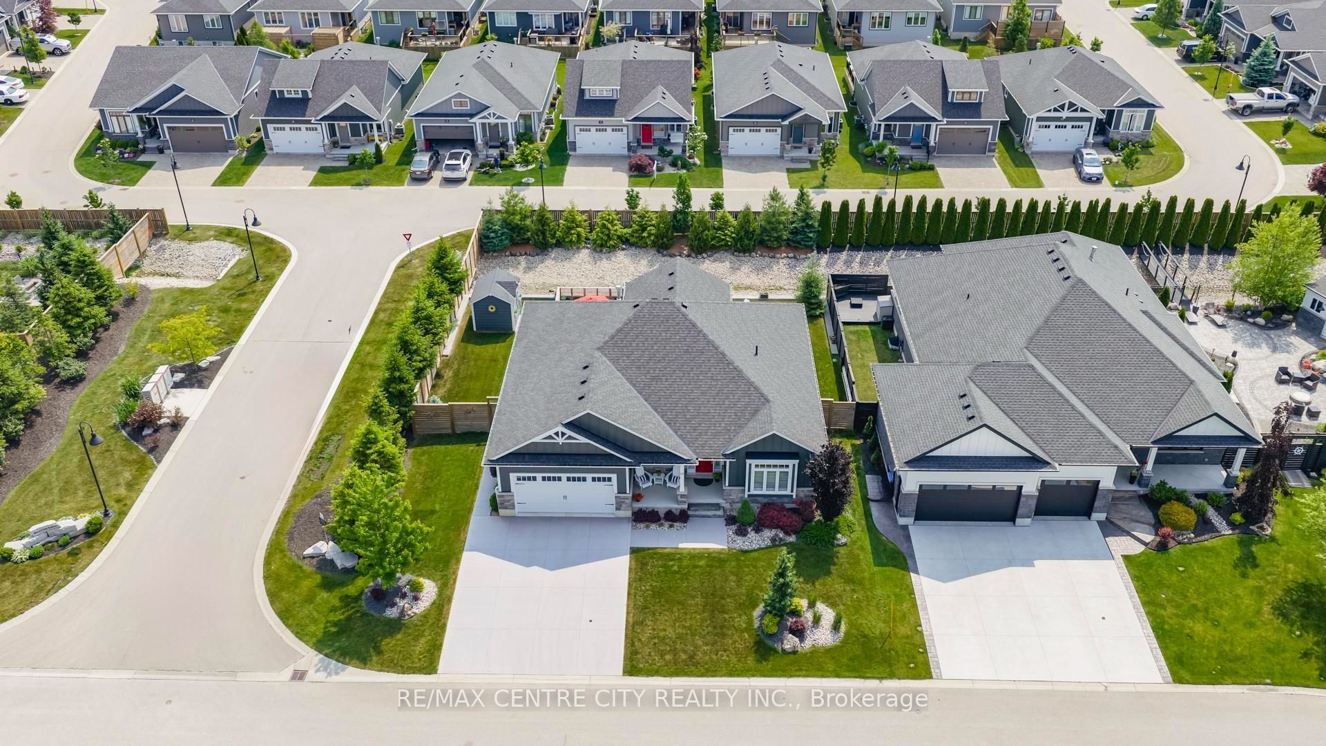38 Erin Place, Lambton Shores, ON N0M 1T0 photo 2