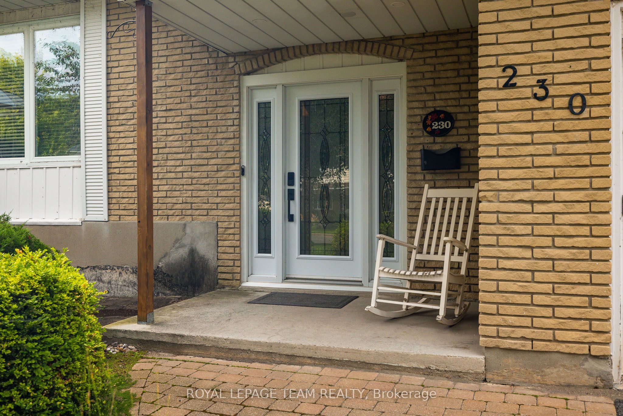 230 Lincoln Heights Road, Britannia - Lincoln Heights and Area, ON K2B 8A8 photo 3