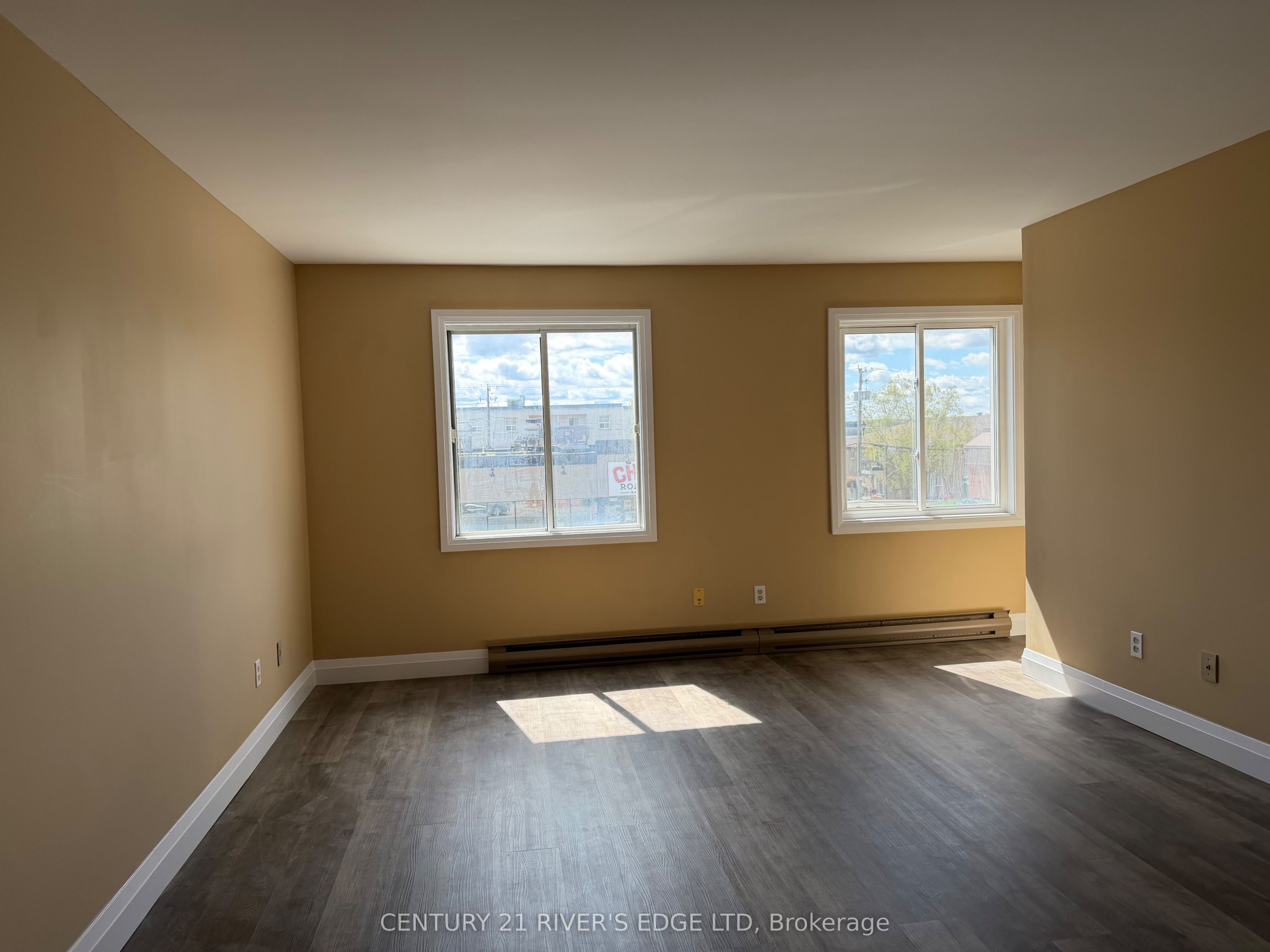 290/294 King Street W 4, Prescott, ON K0E 1T0 photo 3
