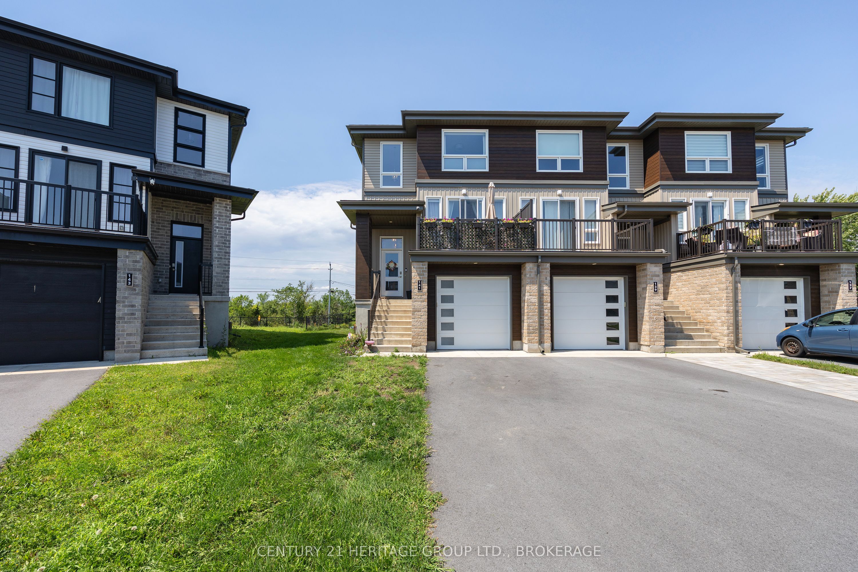 141 Superior Drive, Loyalist, ON K7N 0E5 photo 2