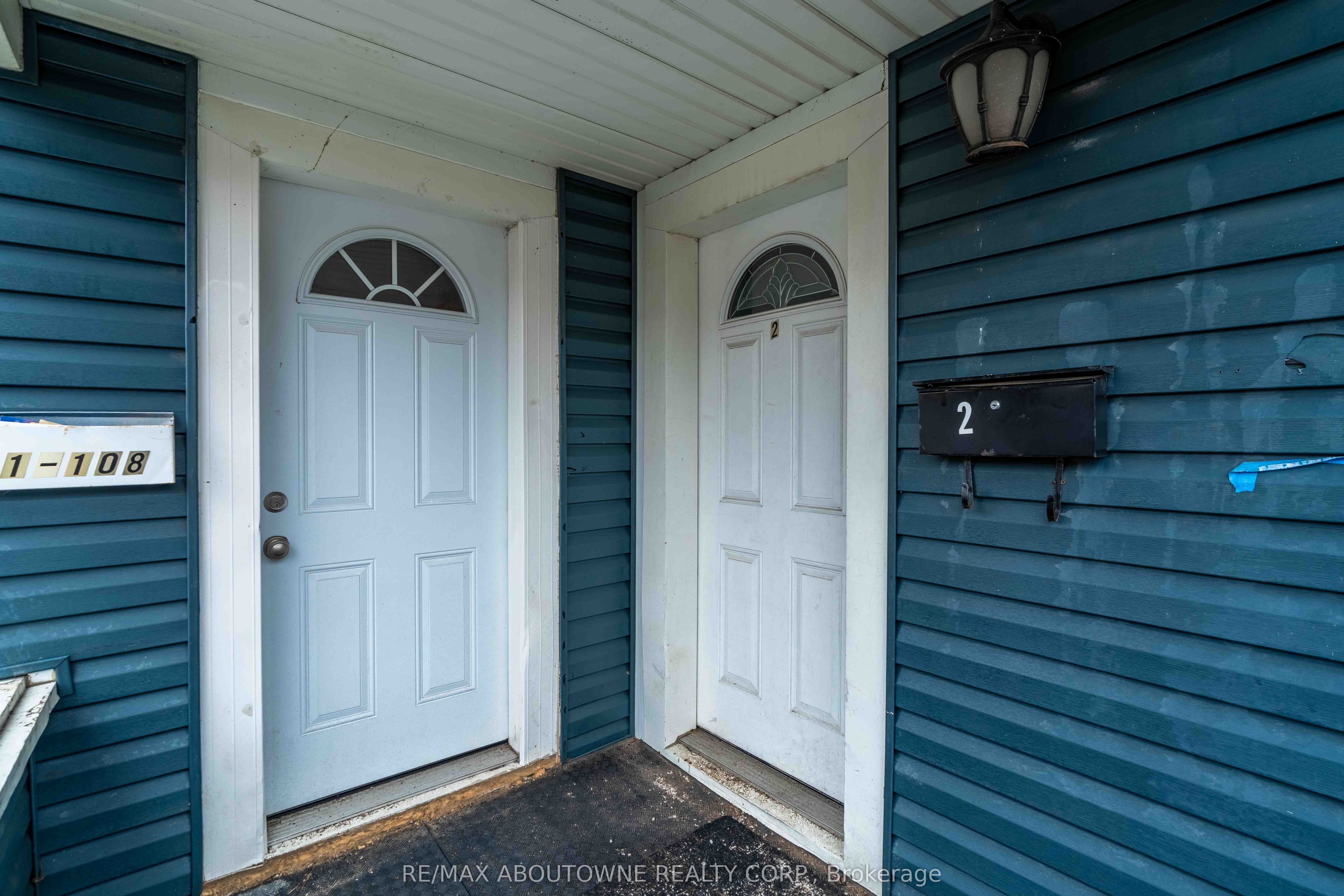 108 Queenston Street, St. Catharines, ON L2R 2Z3 photo 2