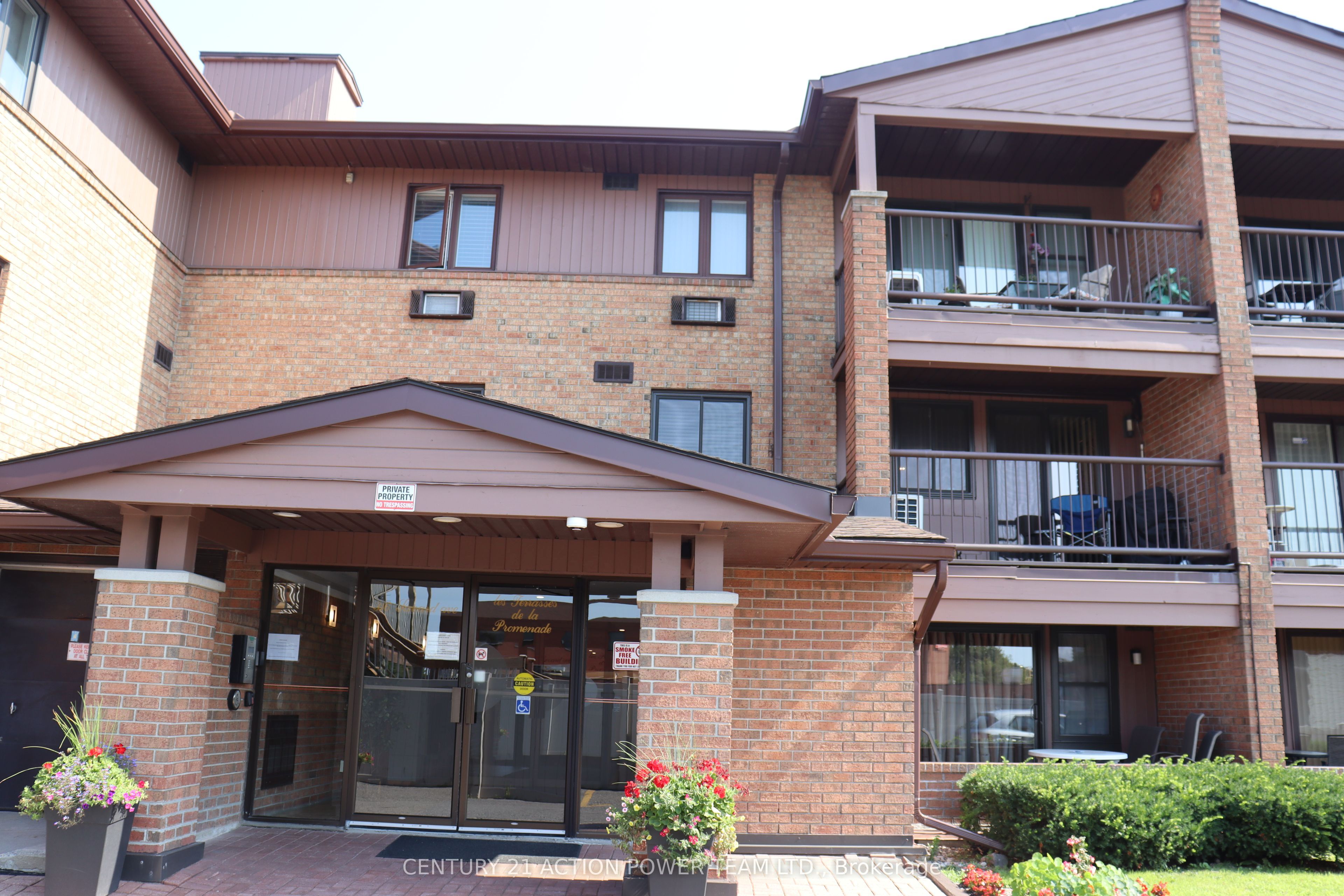316 Savard Avenue 206, Vanier and Kingsview Park, ON K1L 7S2