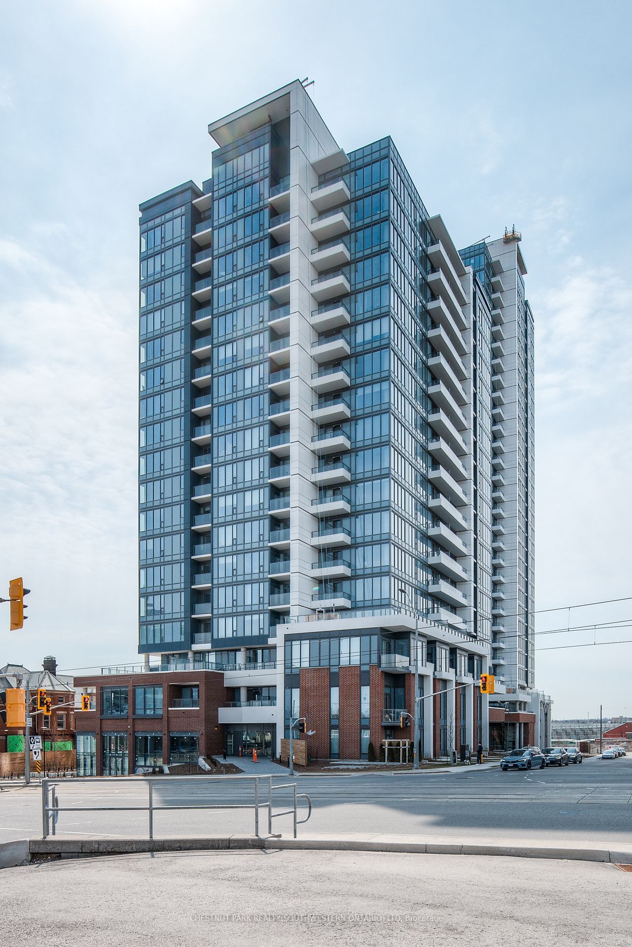 15 Wellington Street 1704, Kitchener, ON N2G 0E4