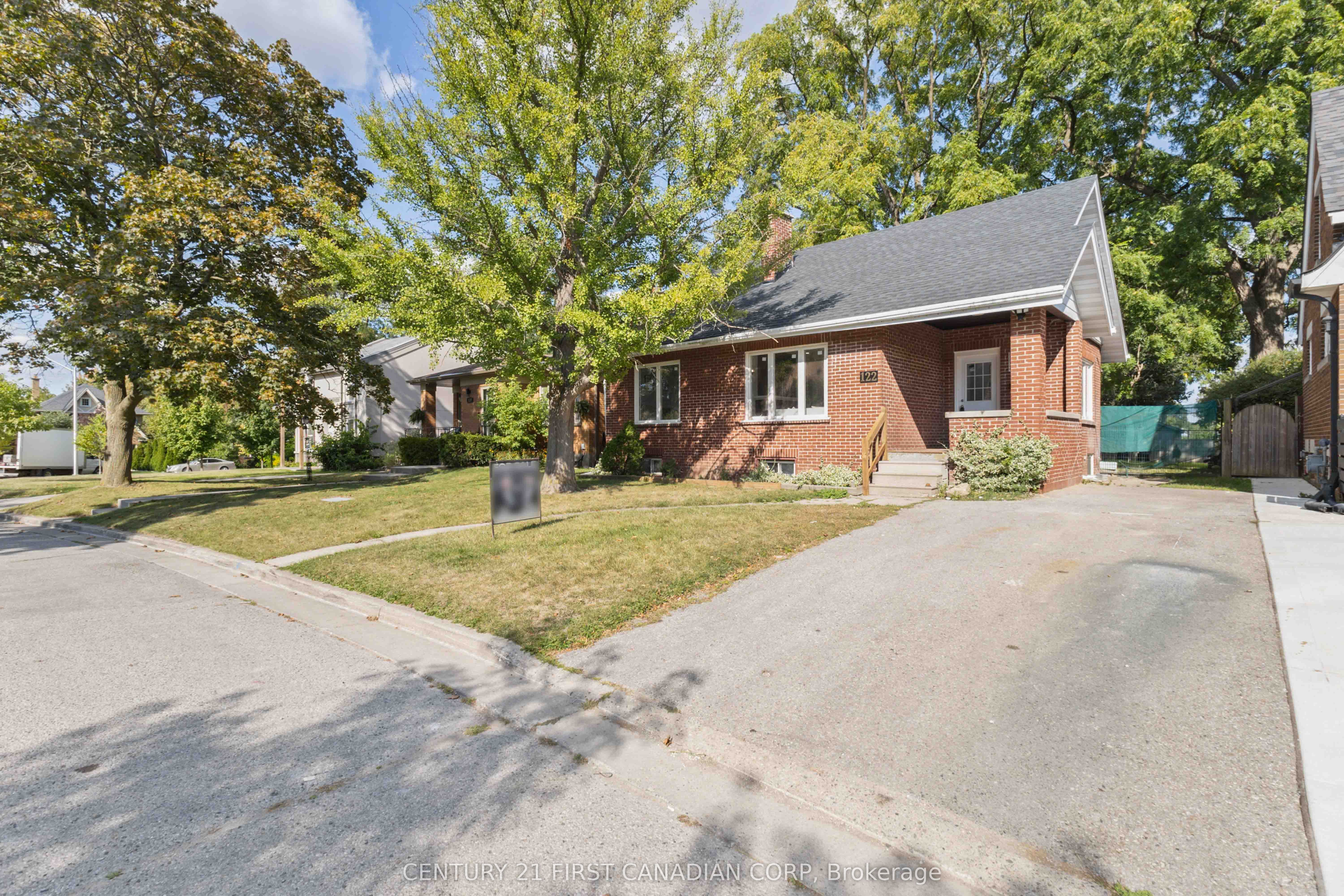 122 Windsor Crescent, London South, ON N6C 1V8