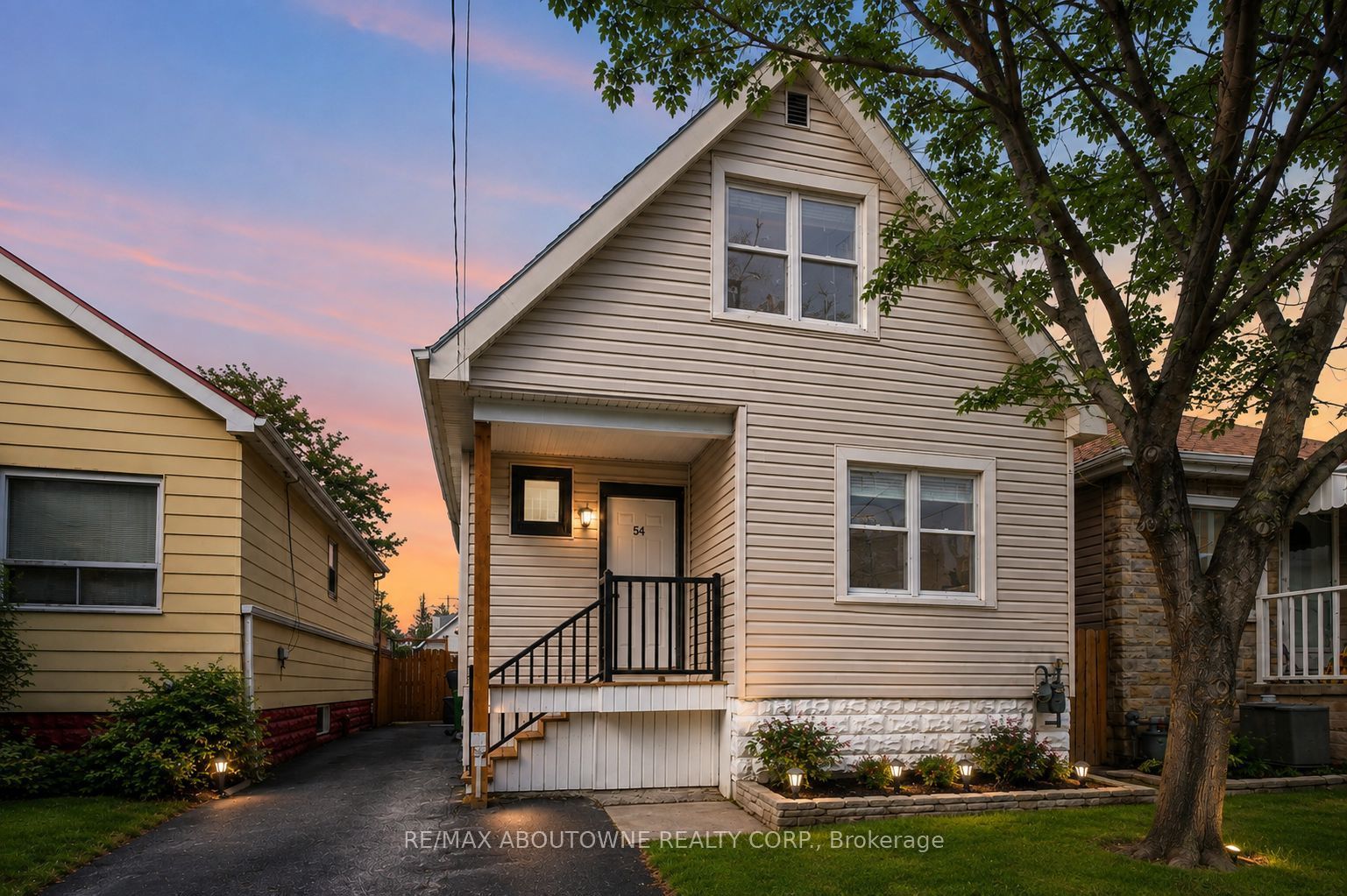 54 Weir Street S, Hamilton, ON L8K 3A4 photo 2