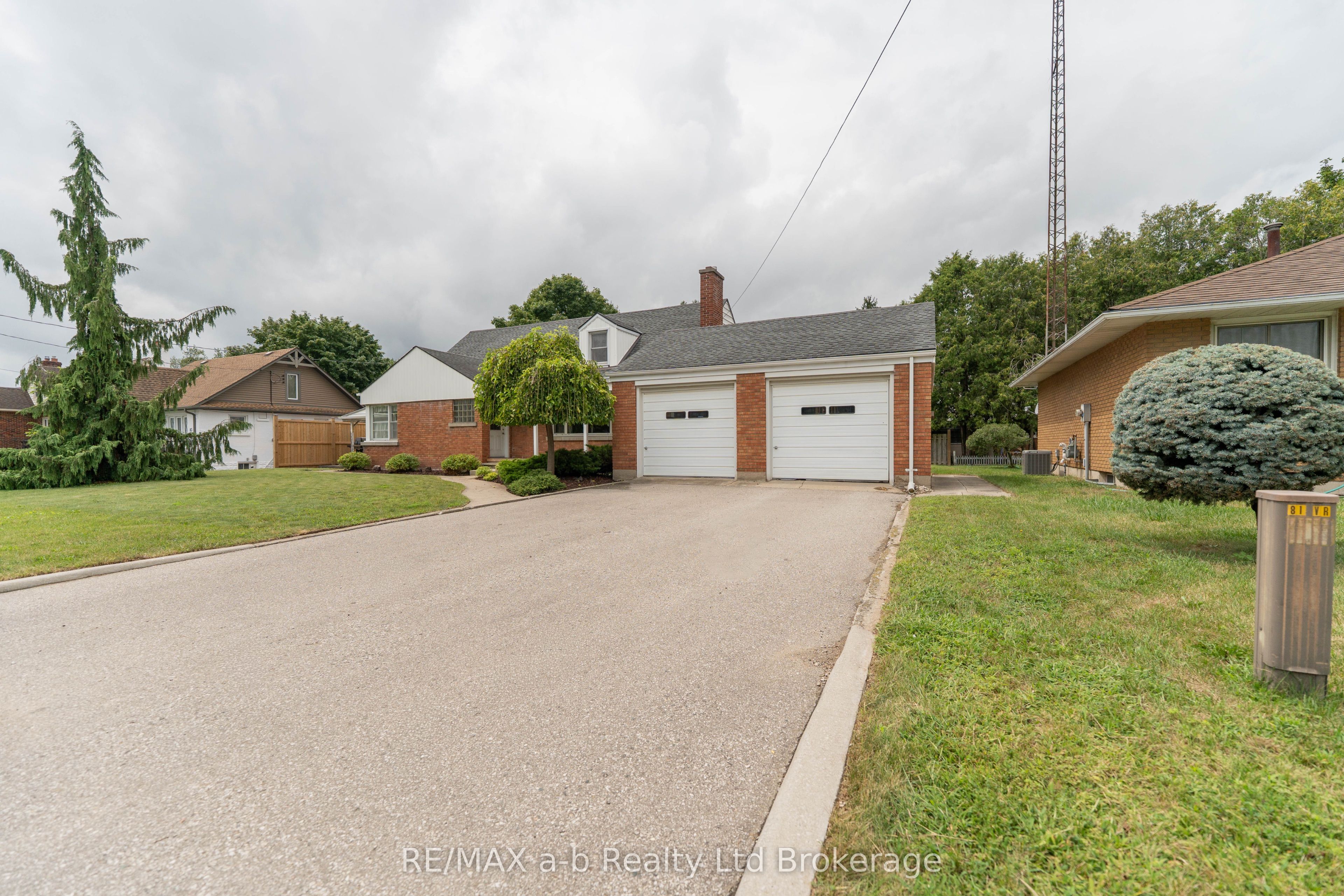 81 Vienna Road, Tillsonburg, ON N4G 3C9 photo 2