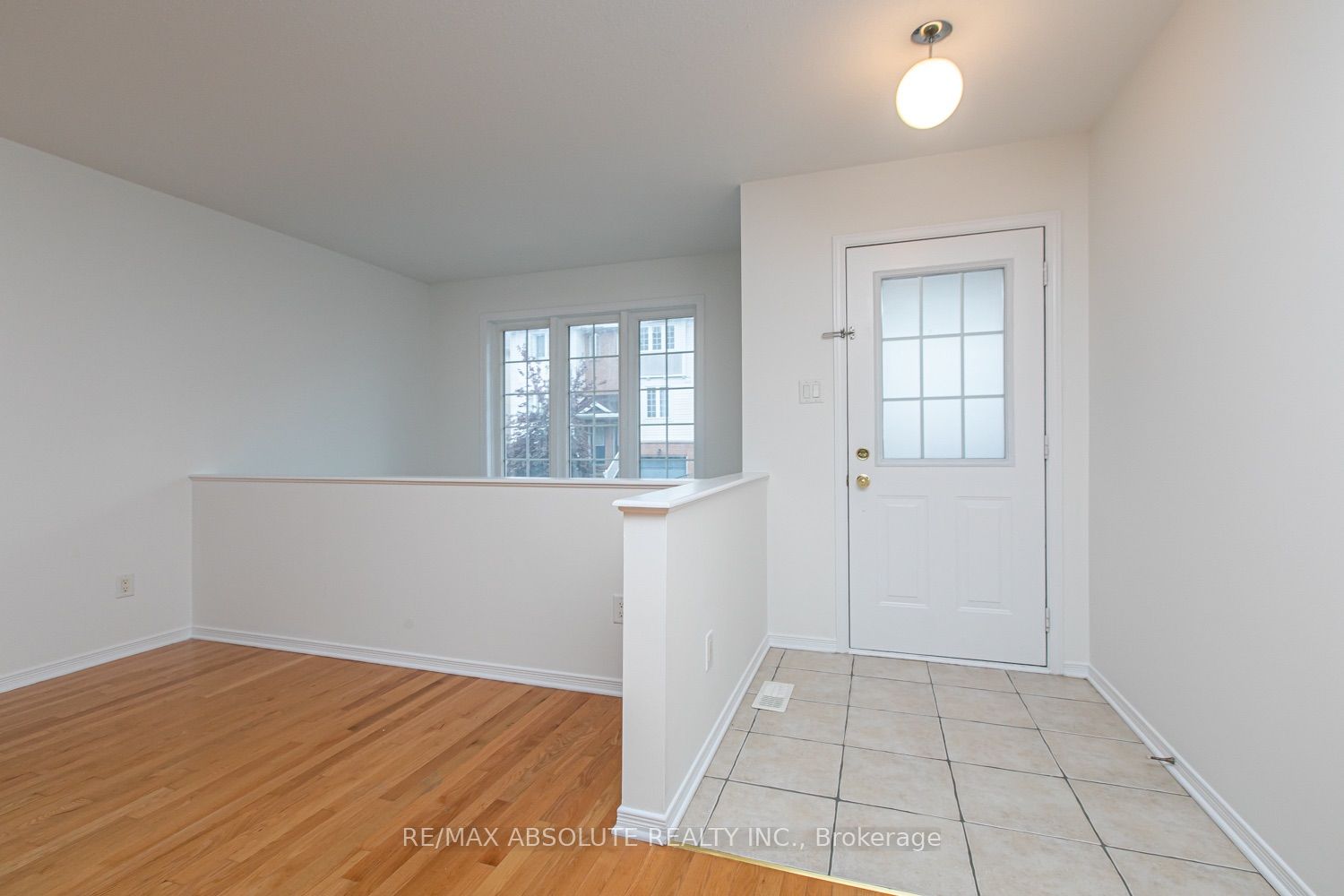 246 Gershwin Private 38, Bells Corners and South to Fallowfield, ON K2H 1G5 photo 2