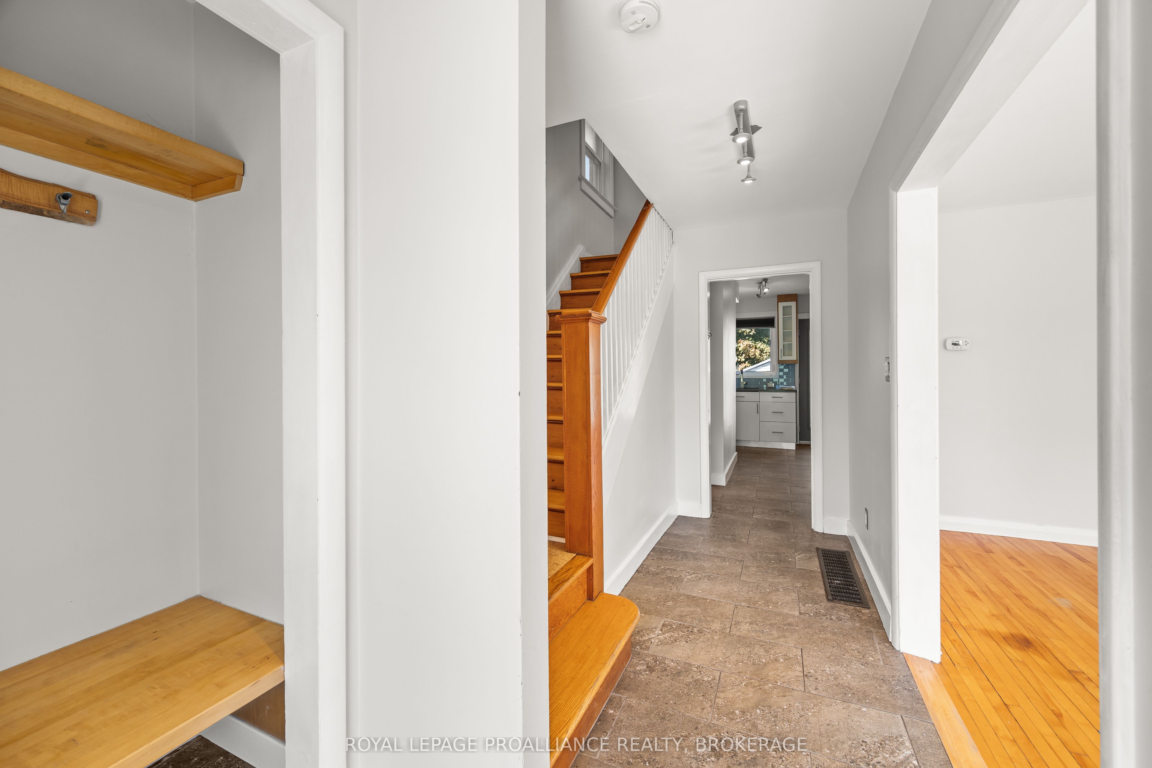 78 Regent Street, Kingston, ON K7L 4J7 photo 5