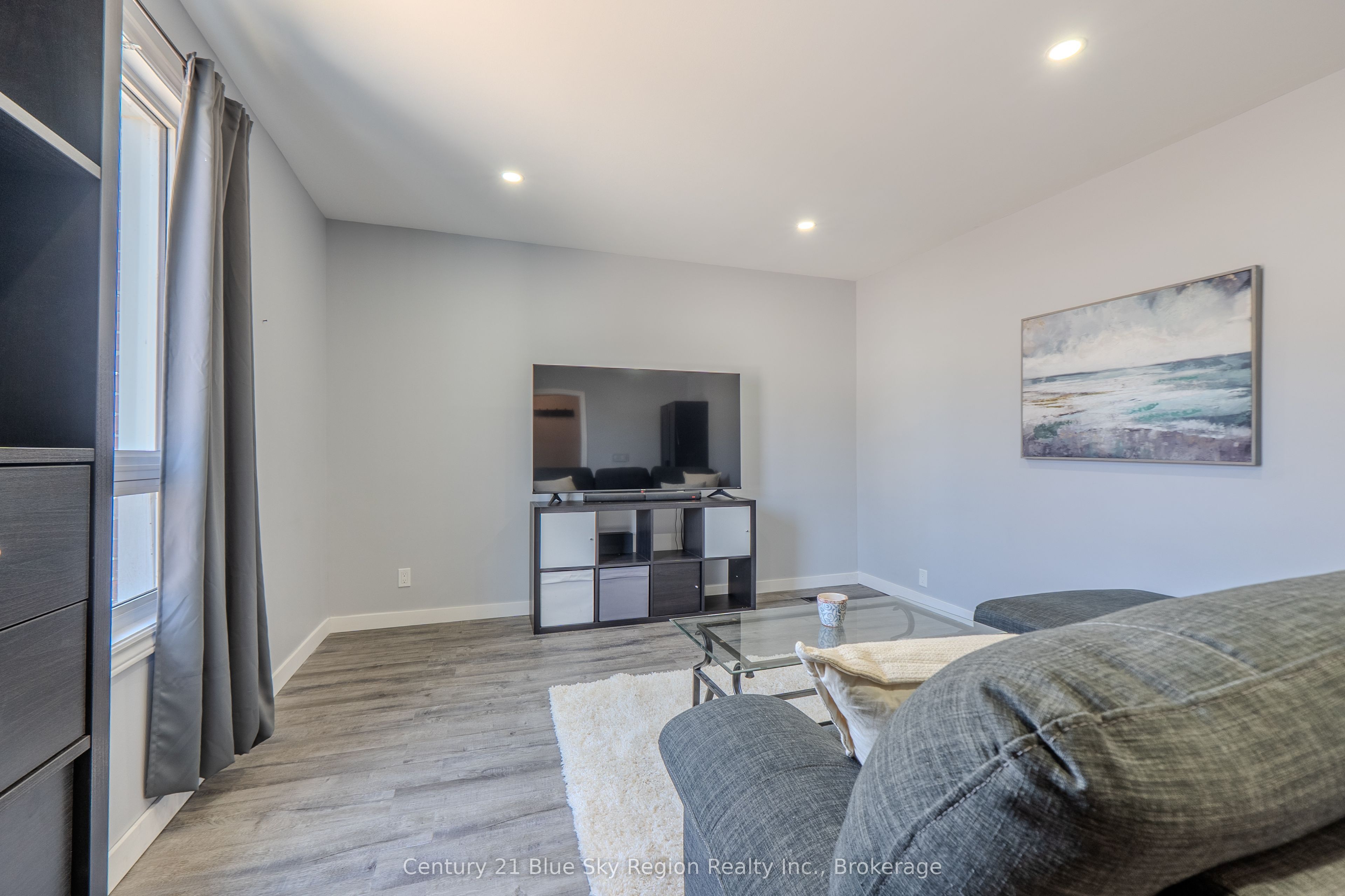 647 Douglas Street, North Bay, ON P1B 5N9 photo 3