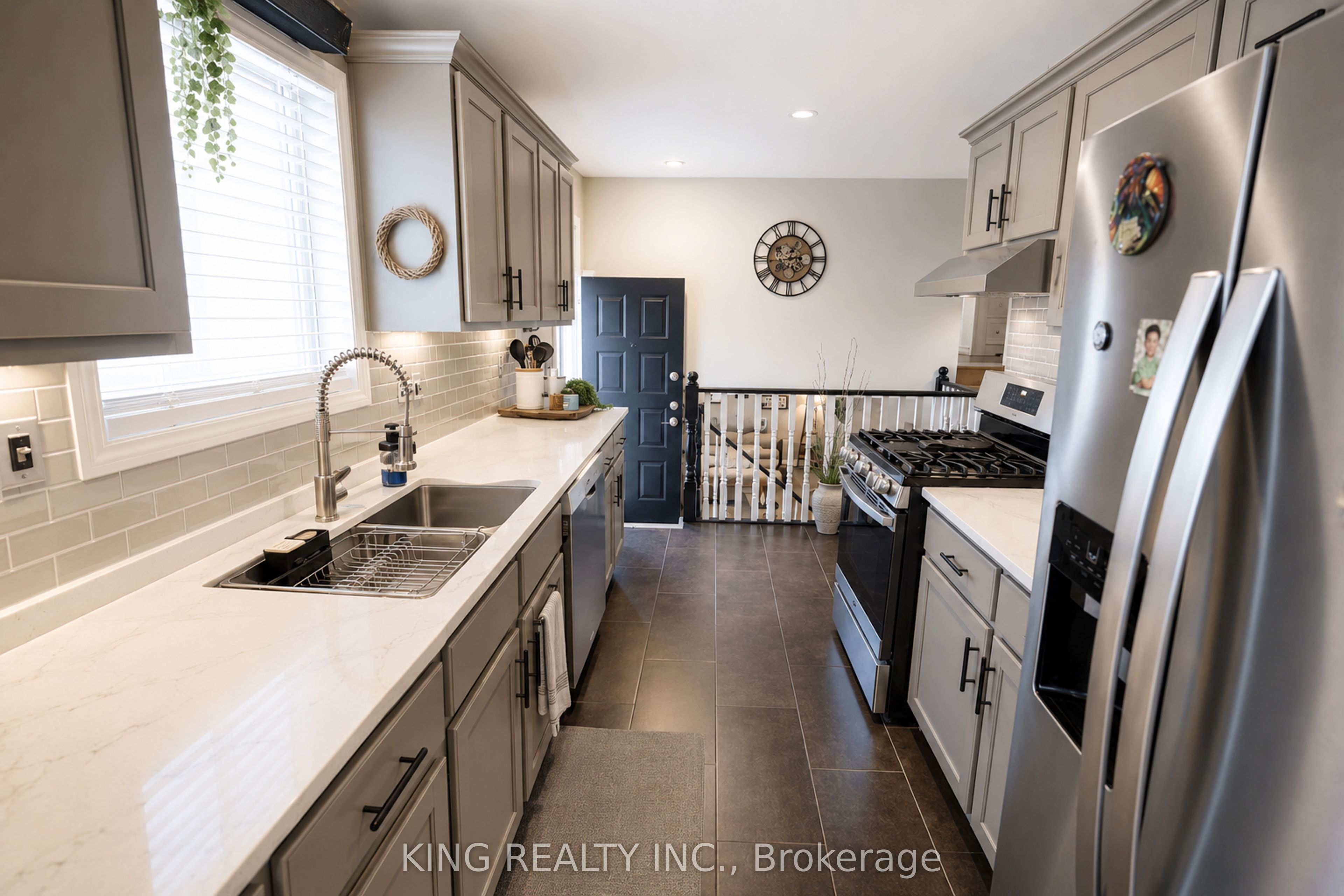 2613 Carissa Avenue, Windsor, ON N8R 2J8 photo 5