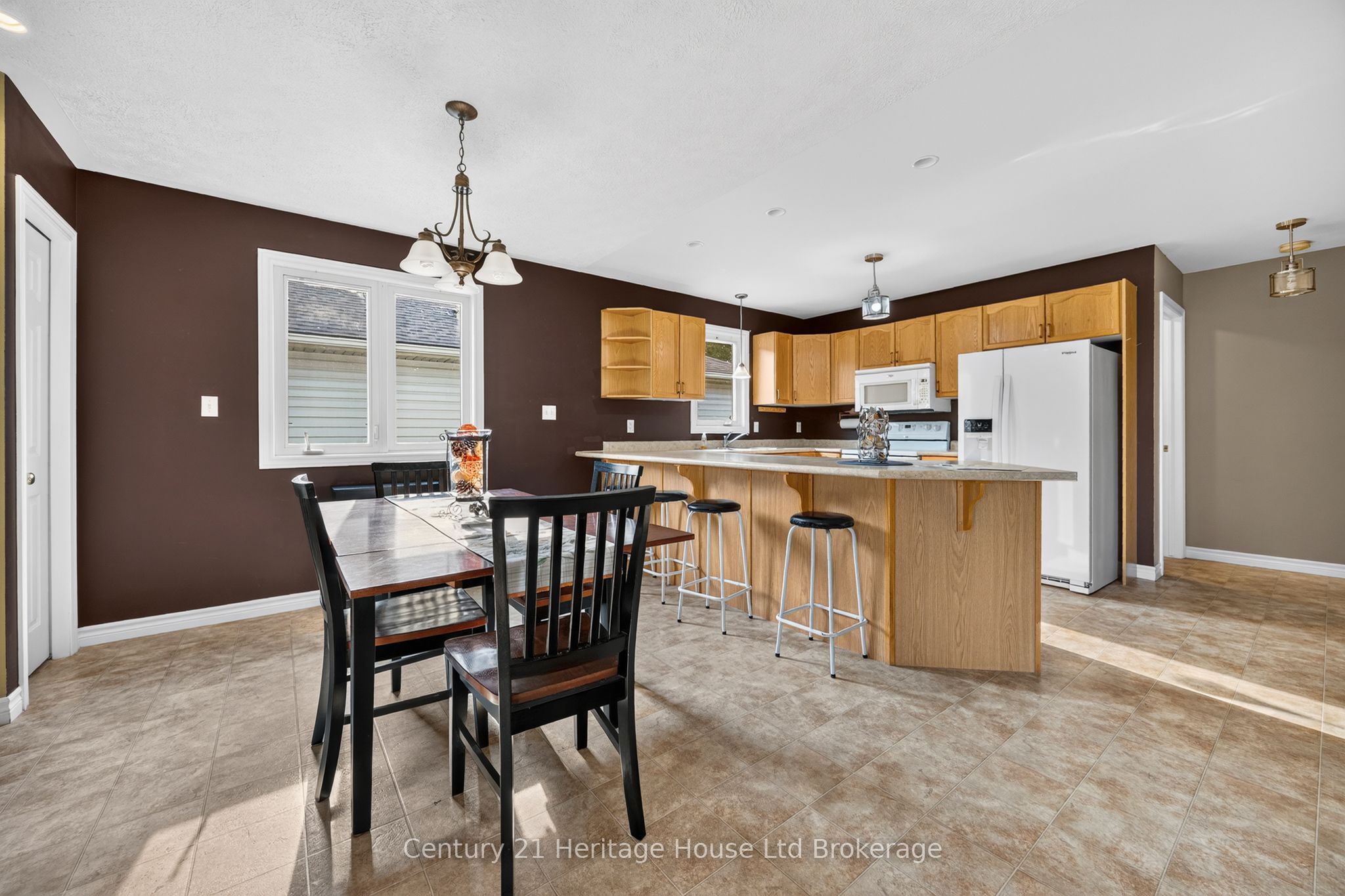 16 Herford Street, Tillsonburg, ON N4G 4V2 photo 4