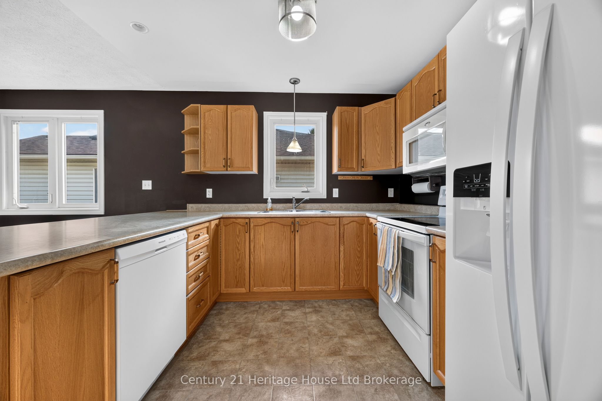 16 Herford Street, Tillsonburg, ON N4G 4V2 photo 5