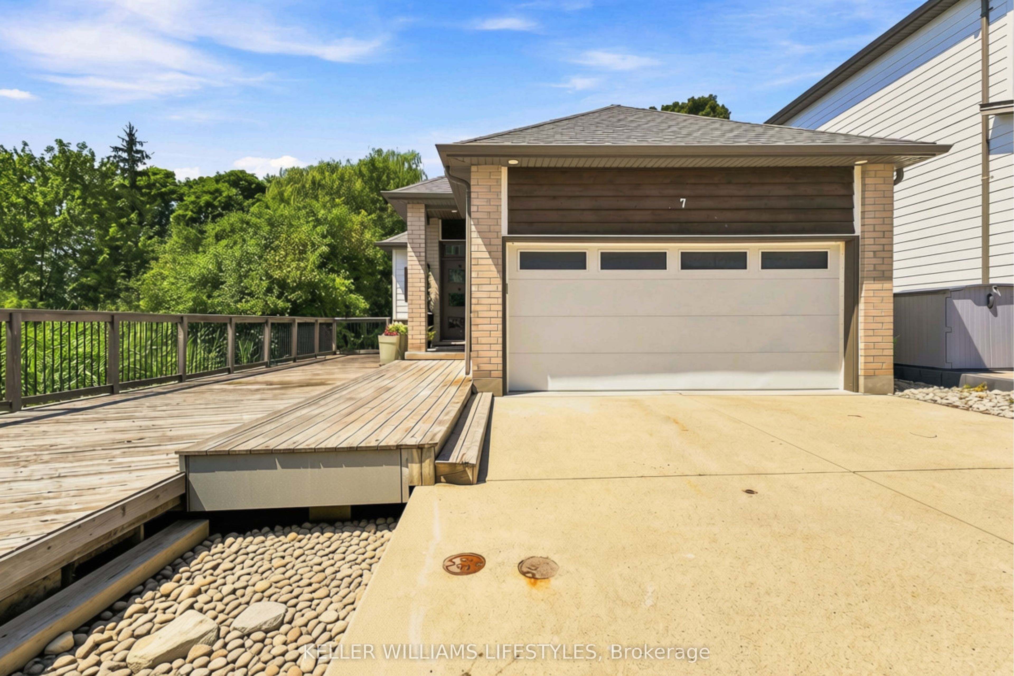 727 Apricot Drive 7, London South, ON N6K 5A7