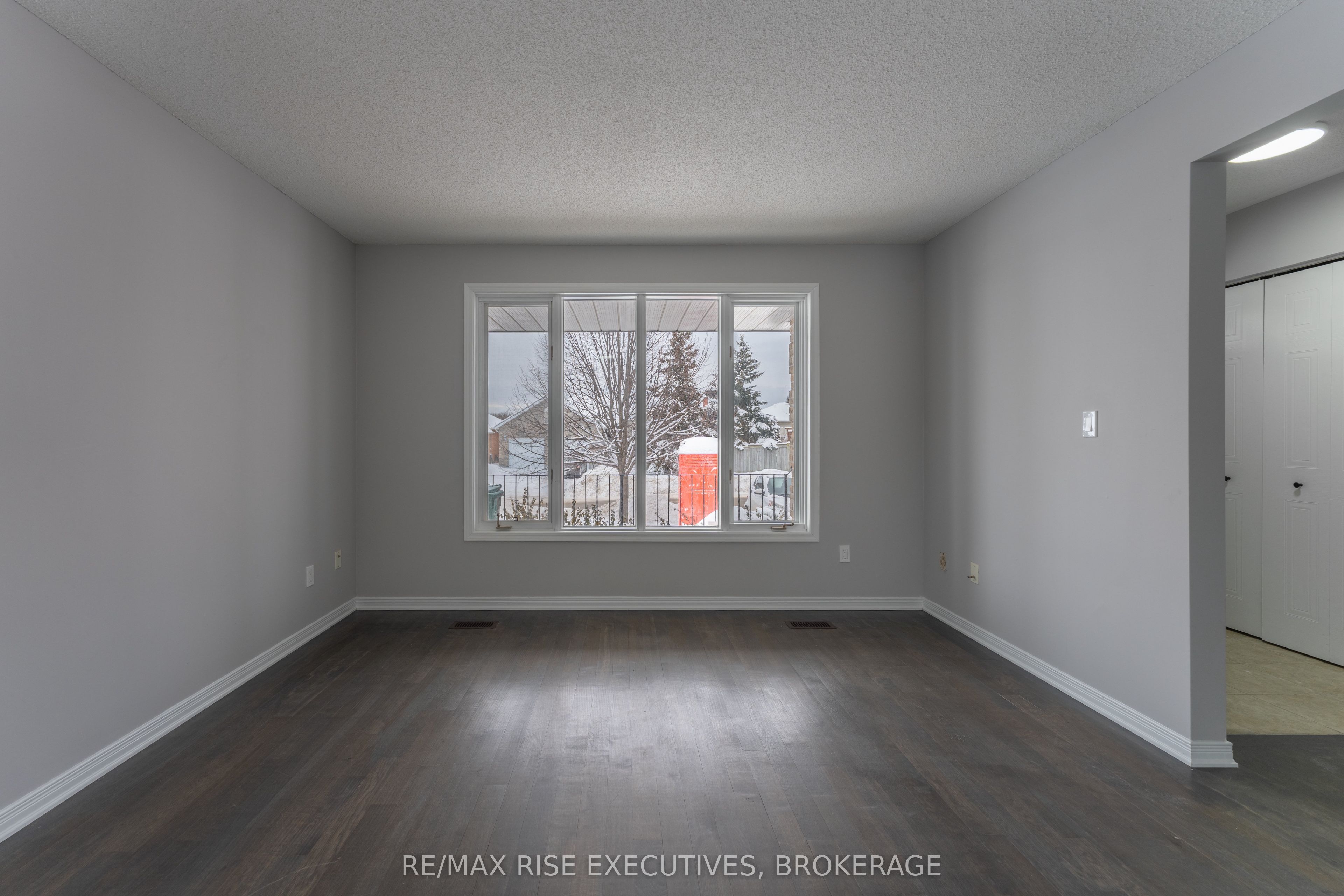 312 Waterloo Drive 1, Kingston, ON K7M 8P3 photo 2