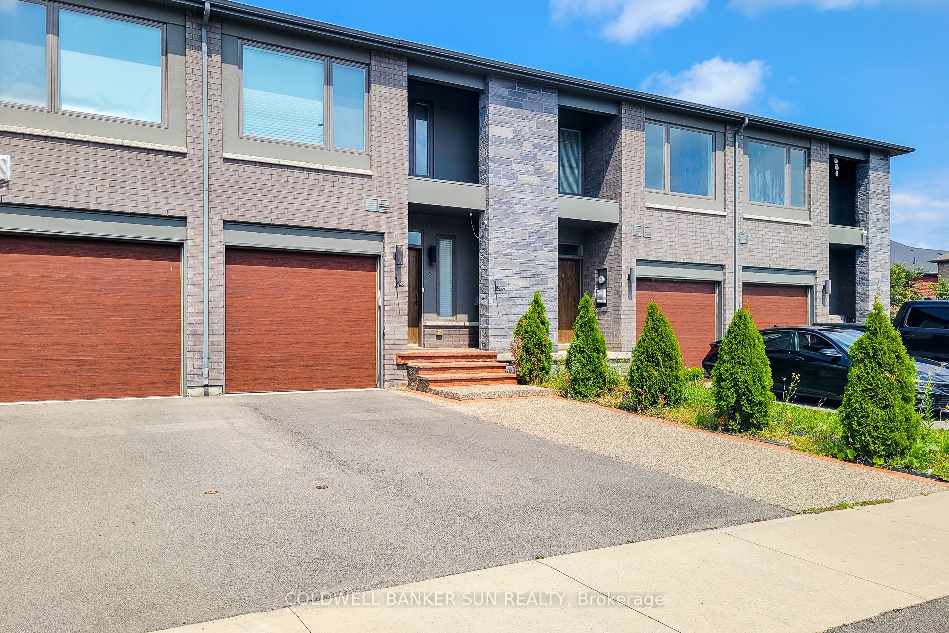 8 Bedrock Drive, Hamilton, ON L8J 0K6 photo 3