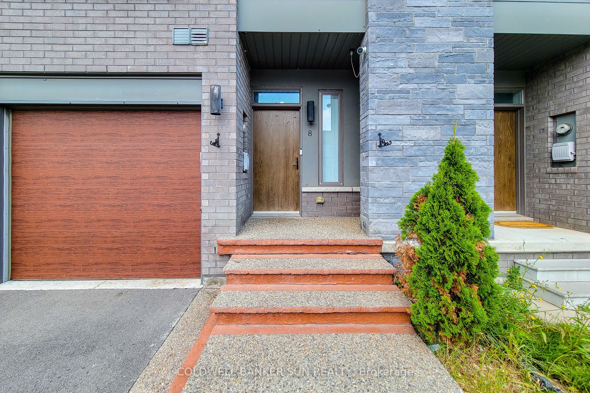 8 Bedrock Drive, Hamilton, ON L8J 0K6 photo 4