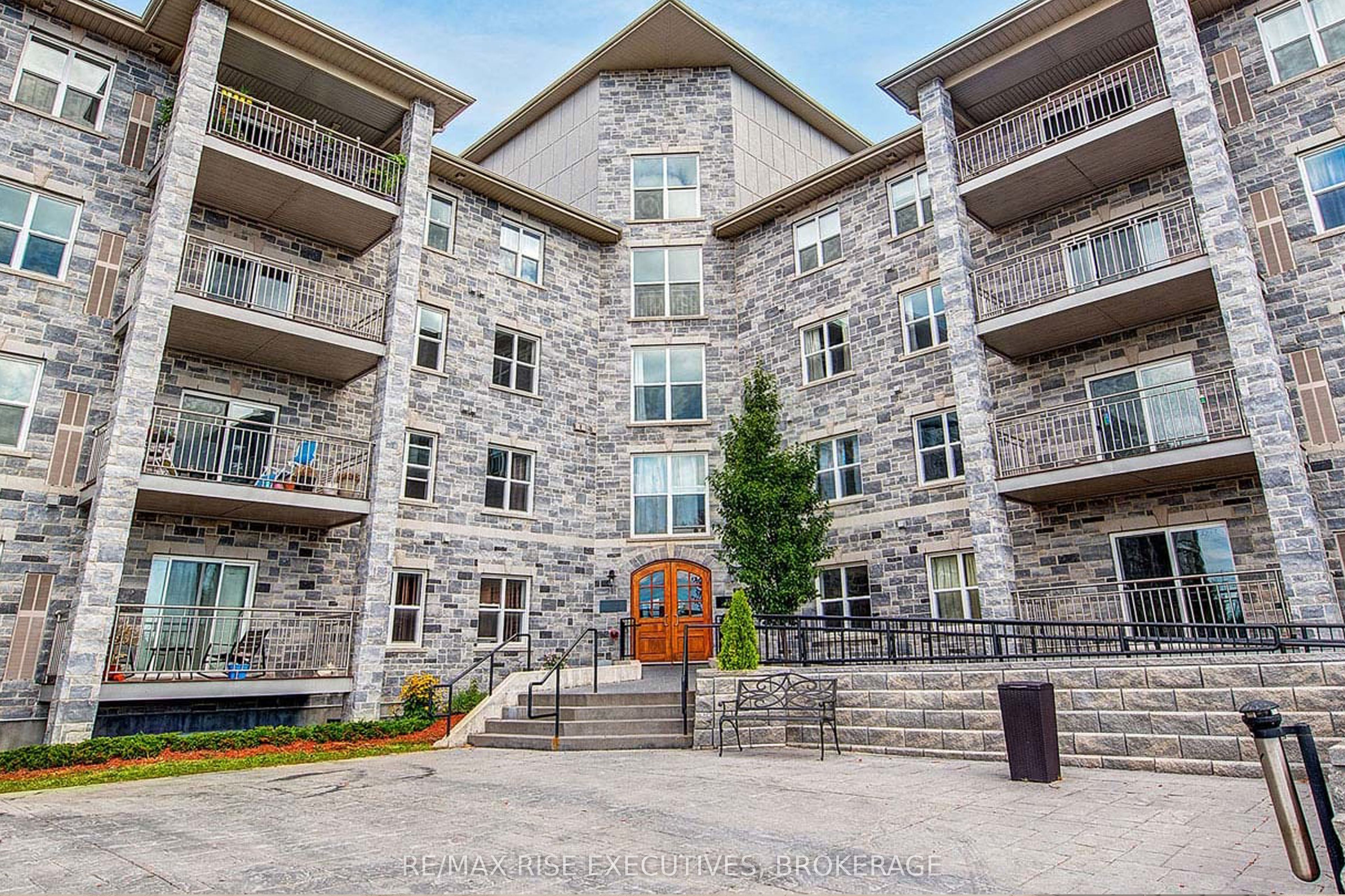 539 Armstrong Road 515, Kingston, ON K7M 0C6