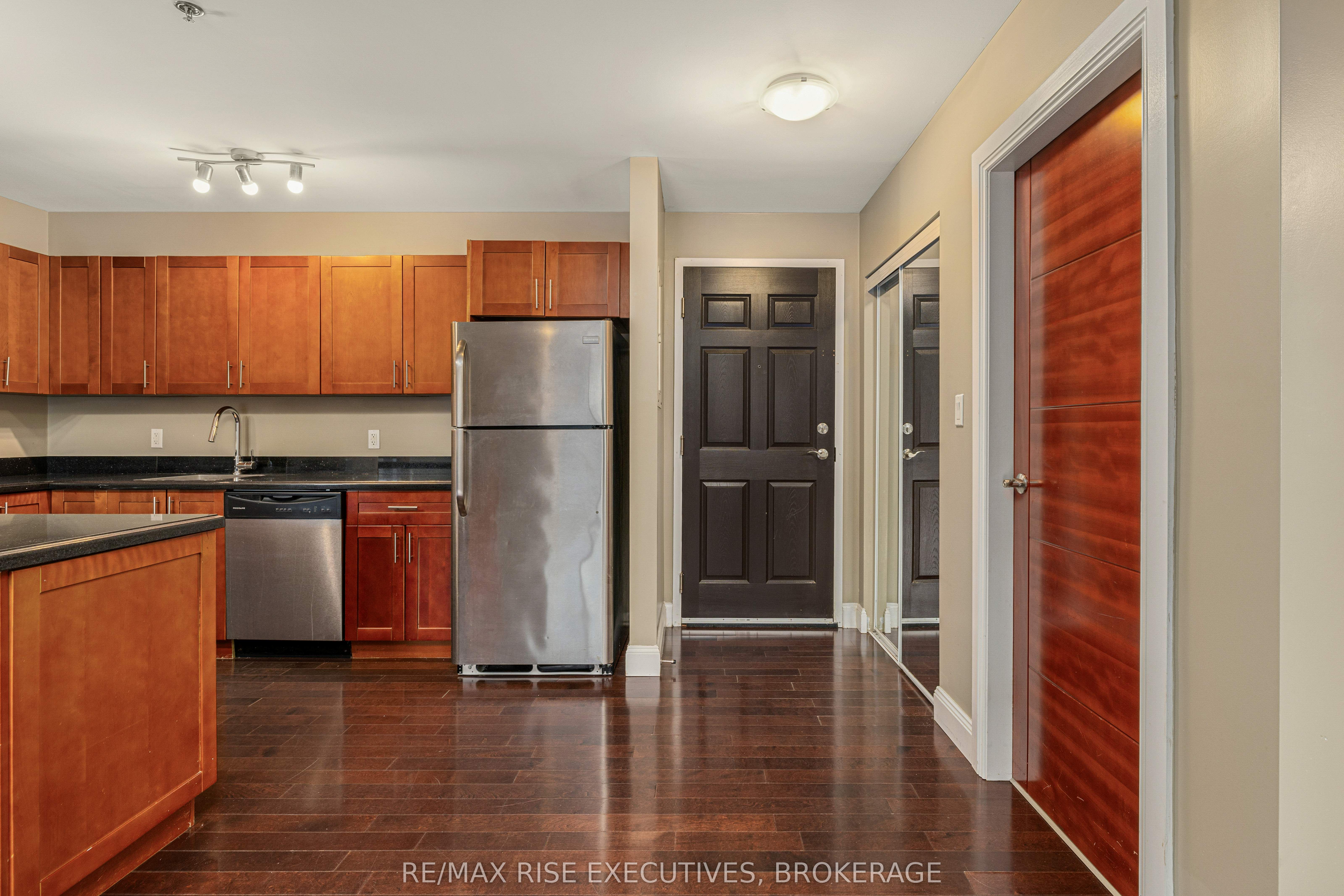 539 Armstrong Road 515, Kingston, ON K7M 0C6 photo 4