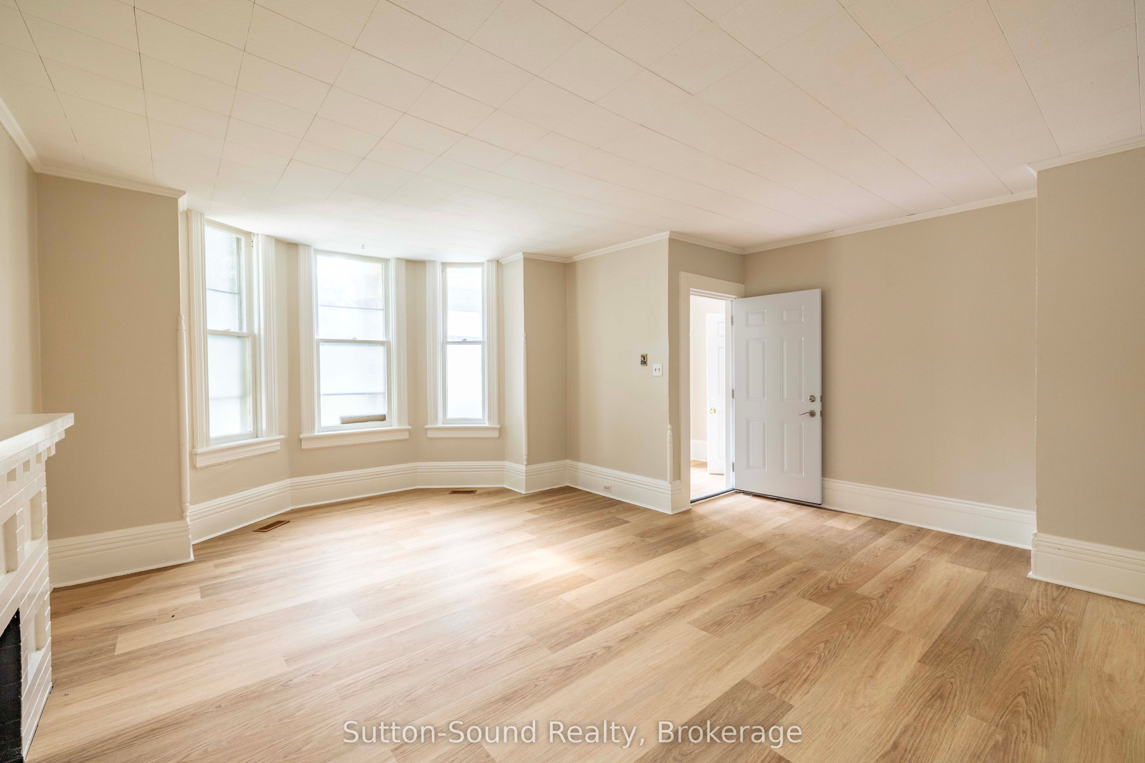 1100 4th Avenue E, Owen Sound, ON N4K 2P2 photo 3