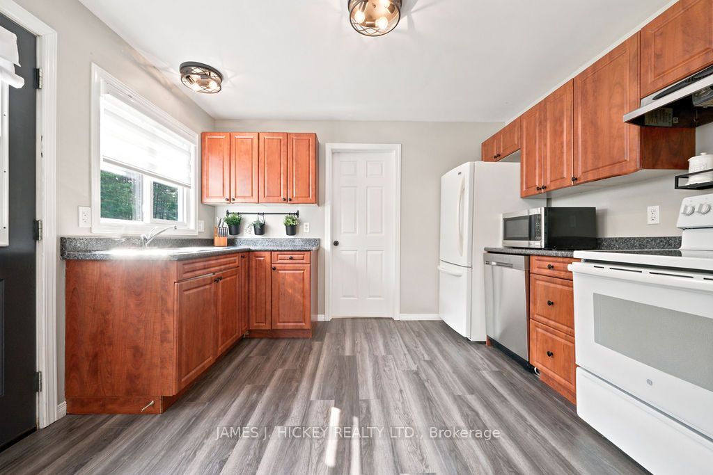 35723 Highway 17 Highway, Laurentian Hills, ON K0J 1P0 photo 3