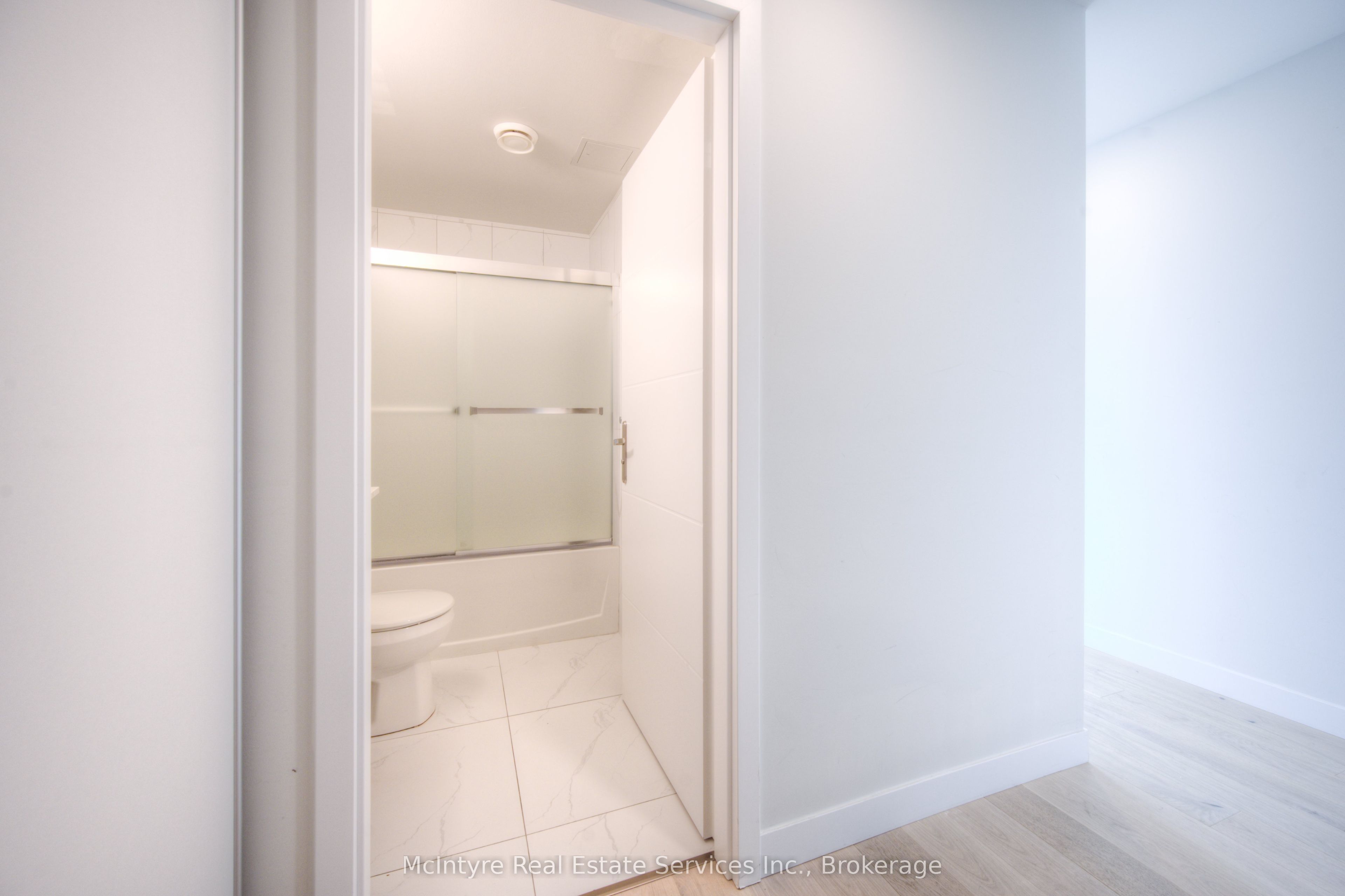 60 Frederick Street 2209, Kitchener, ON N2H 0C7 photo 4