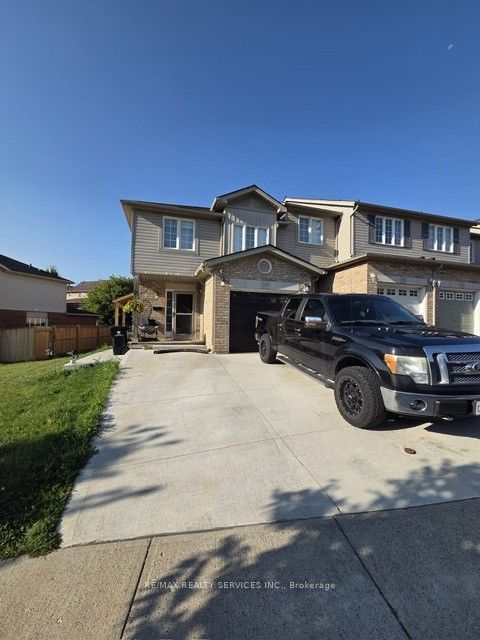 317 Briarmeadow Drive, Kitchener, ON N2A 4L1 photo 2