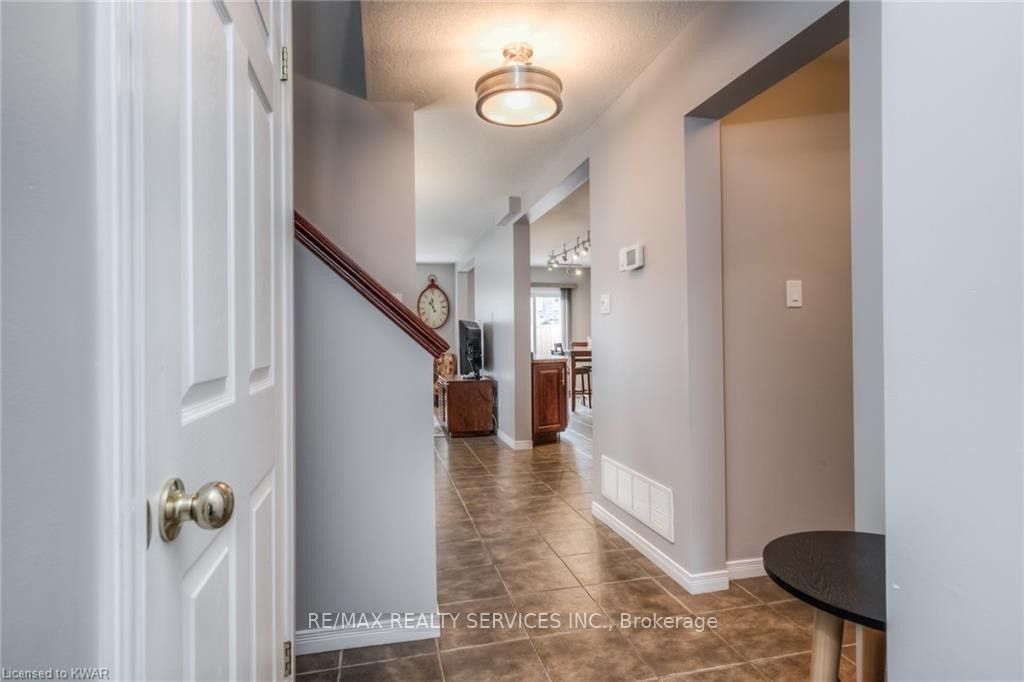 317 Briarmeadow Drive, Kitchener, ON N2A 4L1 photo 5