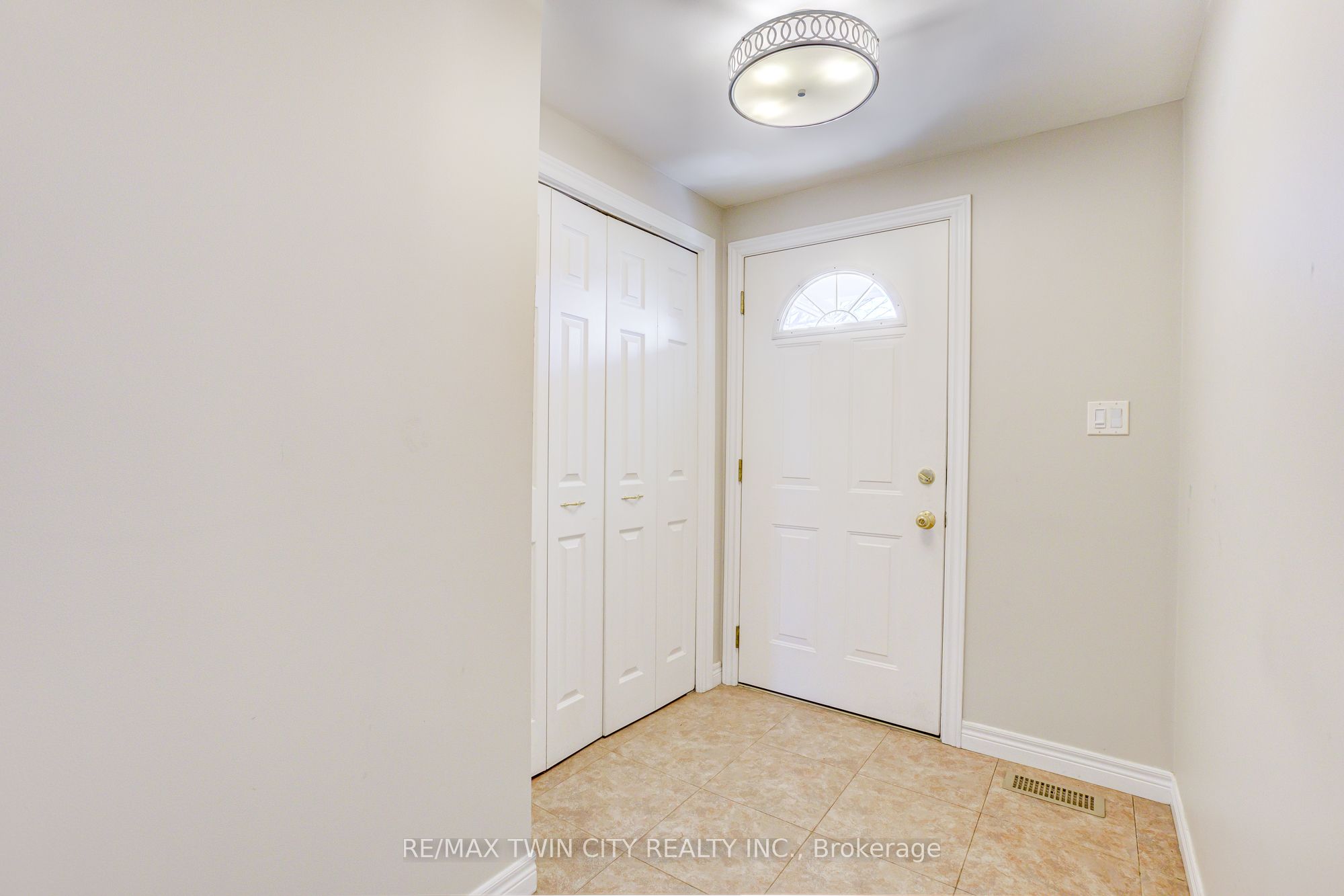 22 Blackhorne Crescent, Kitchener, ON N2E 1T1 photo 3