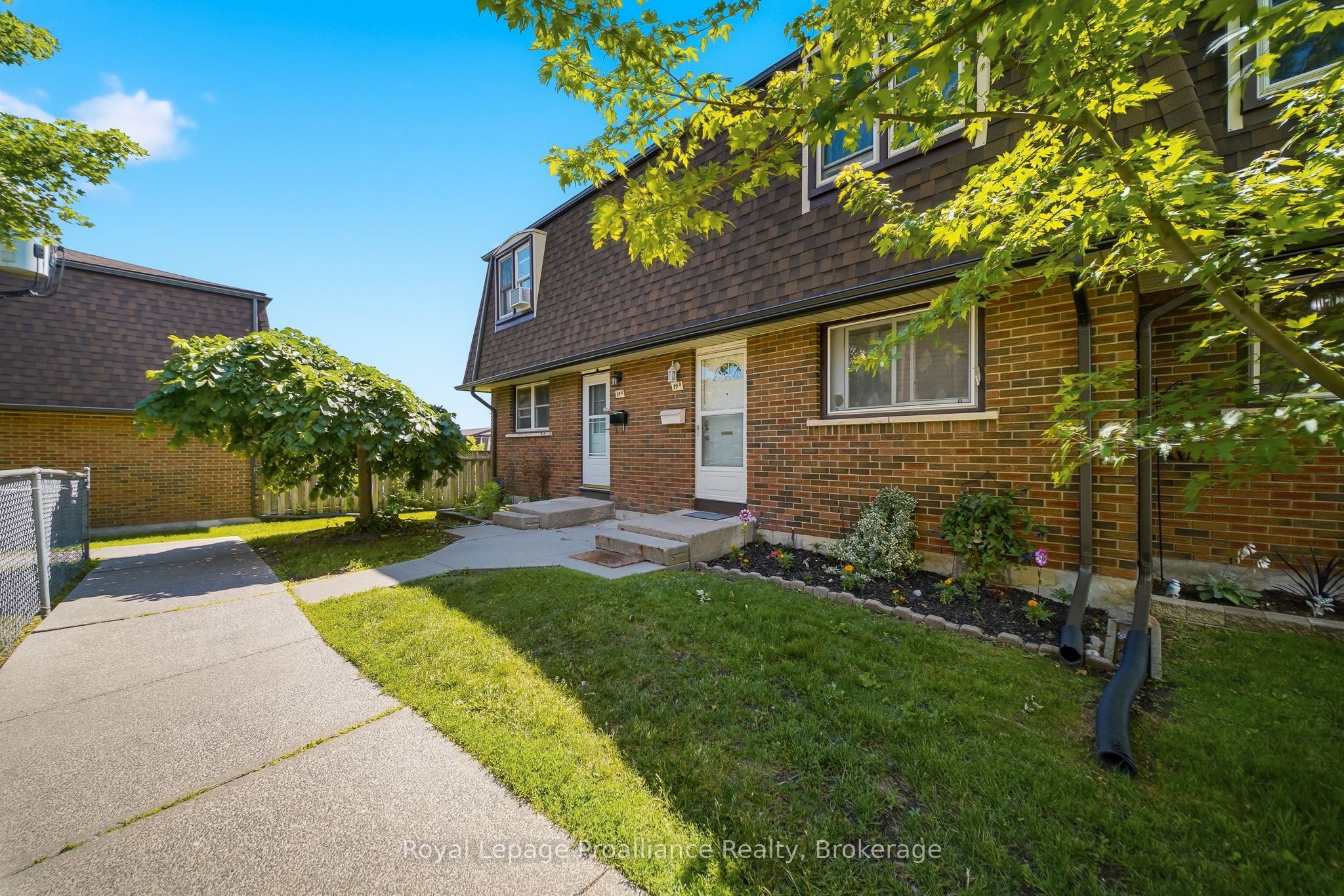 19 Prince of Wales Drive B, Belleville, ON K8P 2T5 photo 3