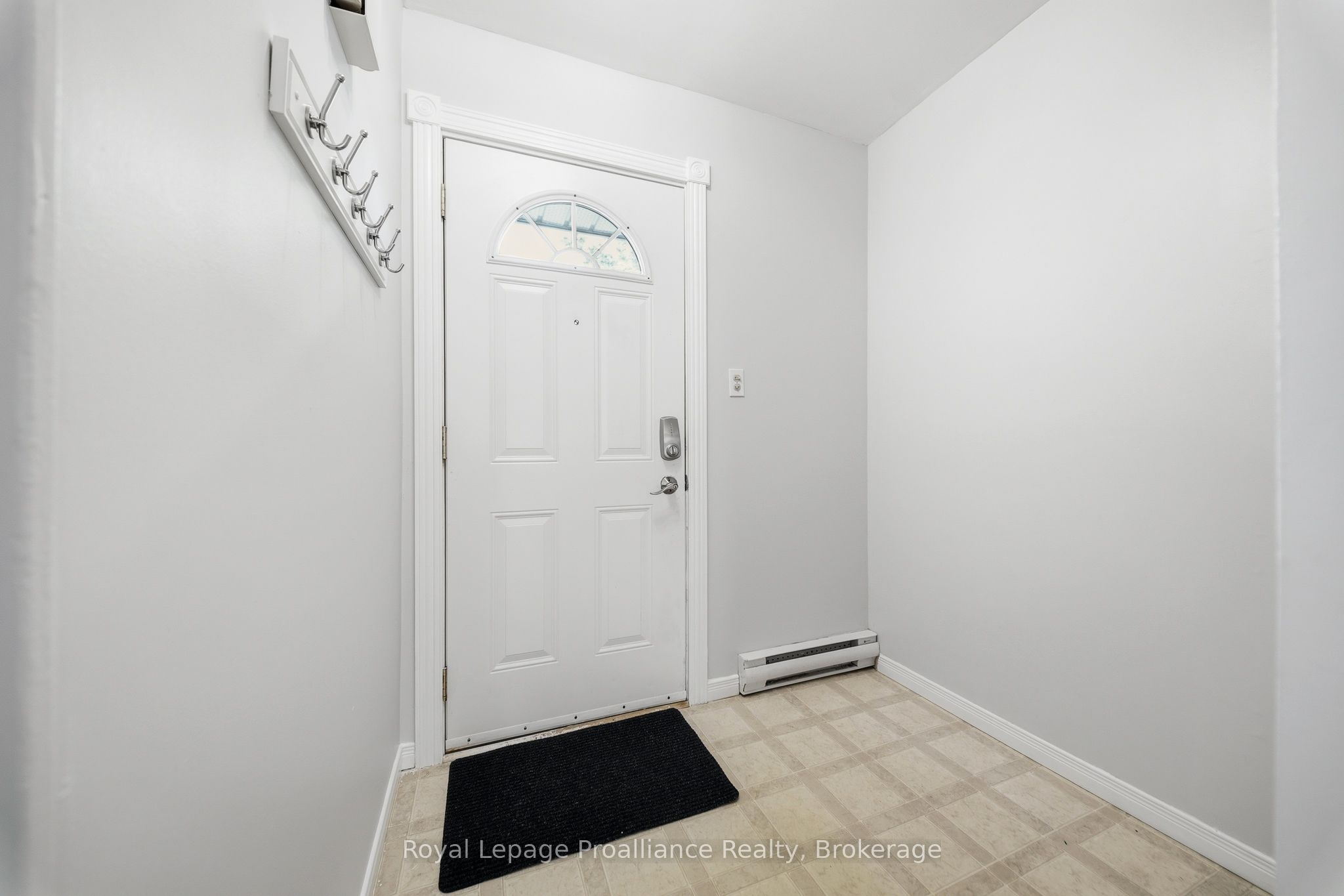 19 Prince of Wales Drive B, Belleville, ON K8P 2T5 photo 5