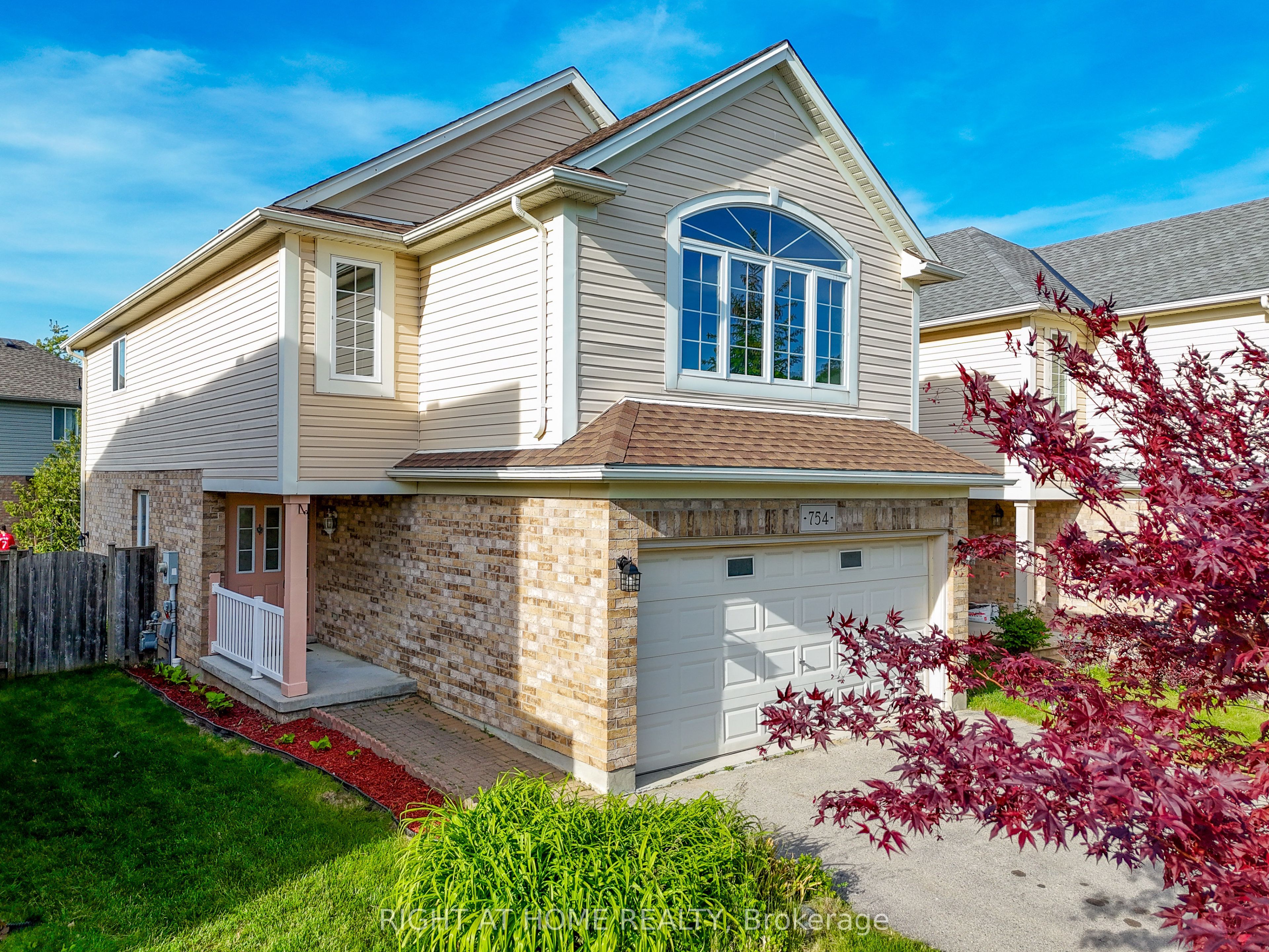 754 Hedgerow Place, London North, ON N5X 4L6