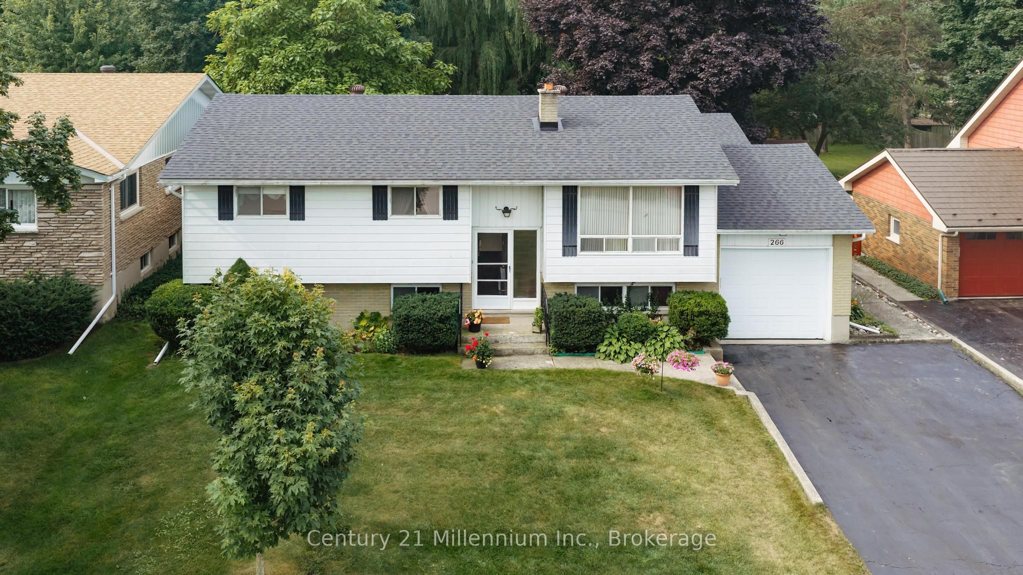 266 Parker Street, Kincardine, ON N2Z 1G3 photo 2