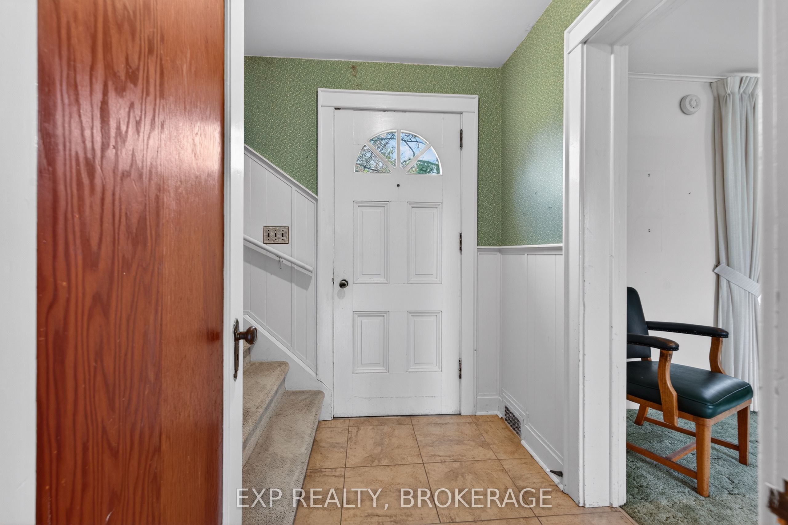 11 CARRUTHERS Avenue, Kingston, ON K7L 1L9 photo 5