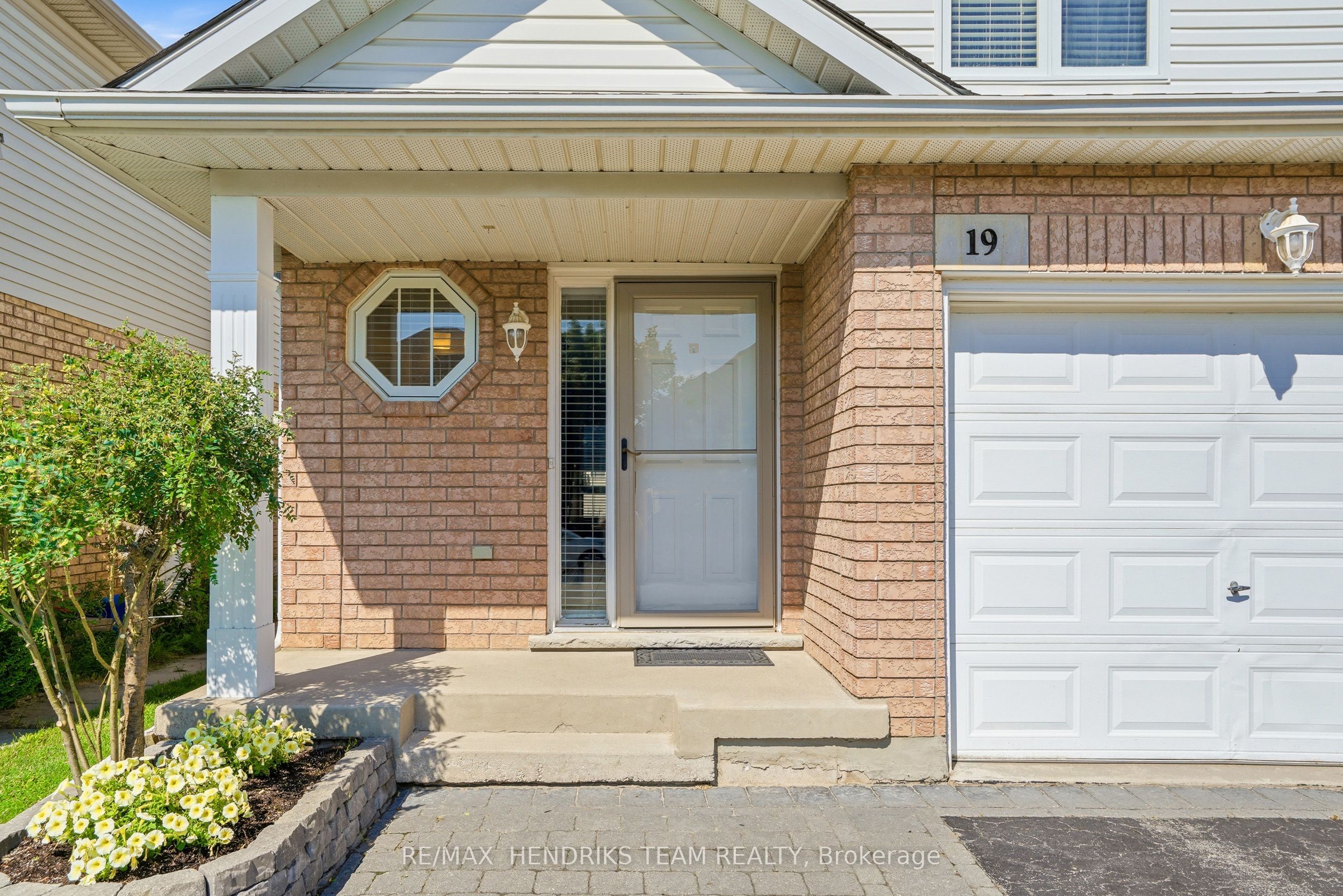 19 Mcbride Drive, St. Catharines, ON L2S 3Y4 photo 2