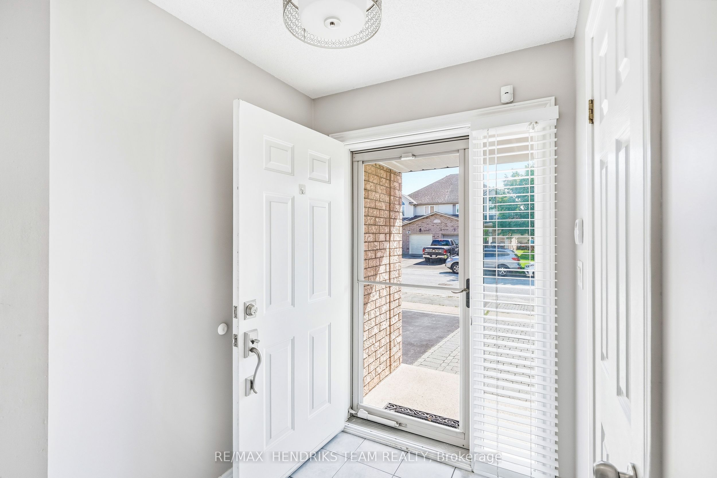 19 Mcbride Drive, St. Catharines, ON L2S 3Y4 photo 3