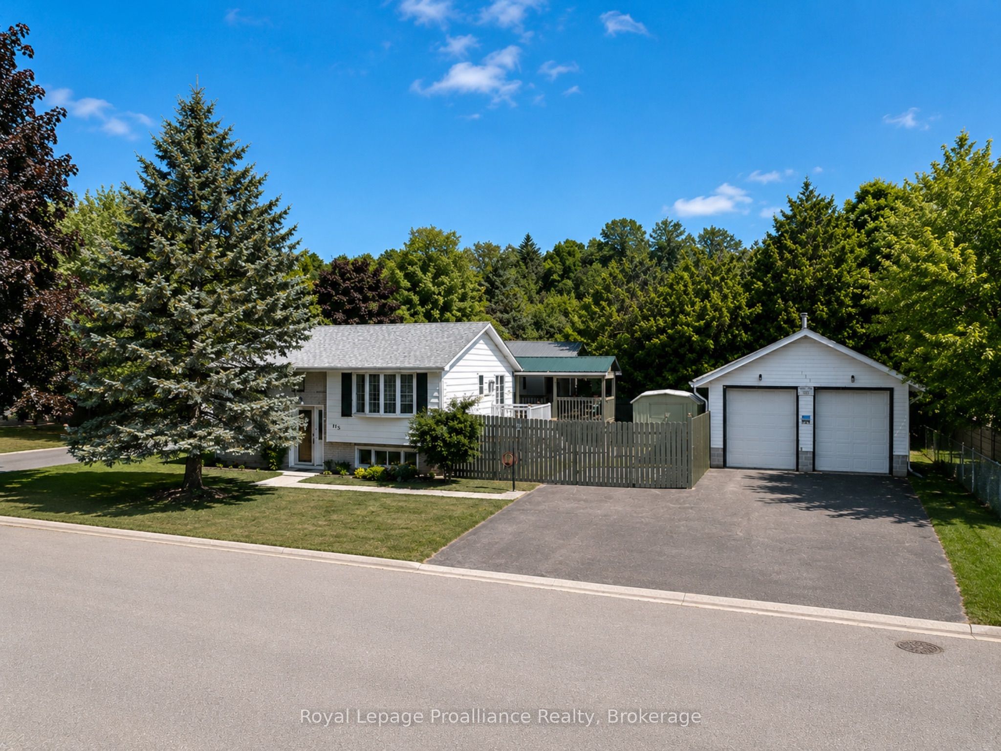115 Nicholas Street, Quinte West, ON K8V 6E8 photo 2