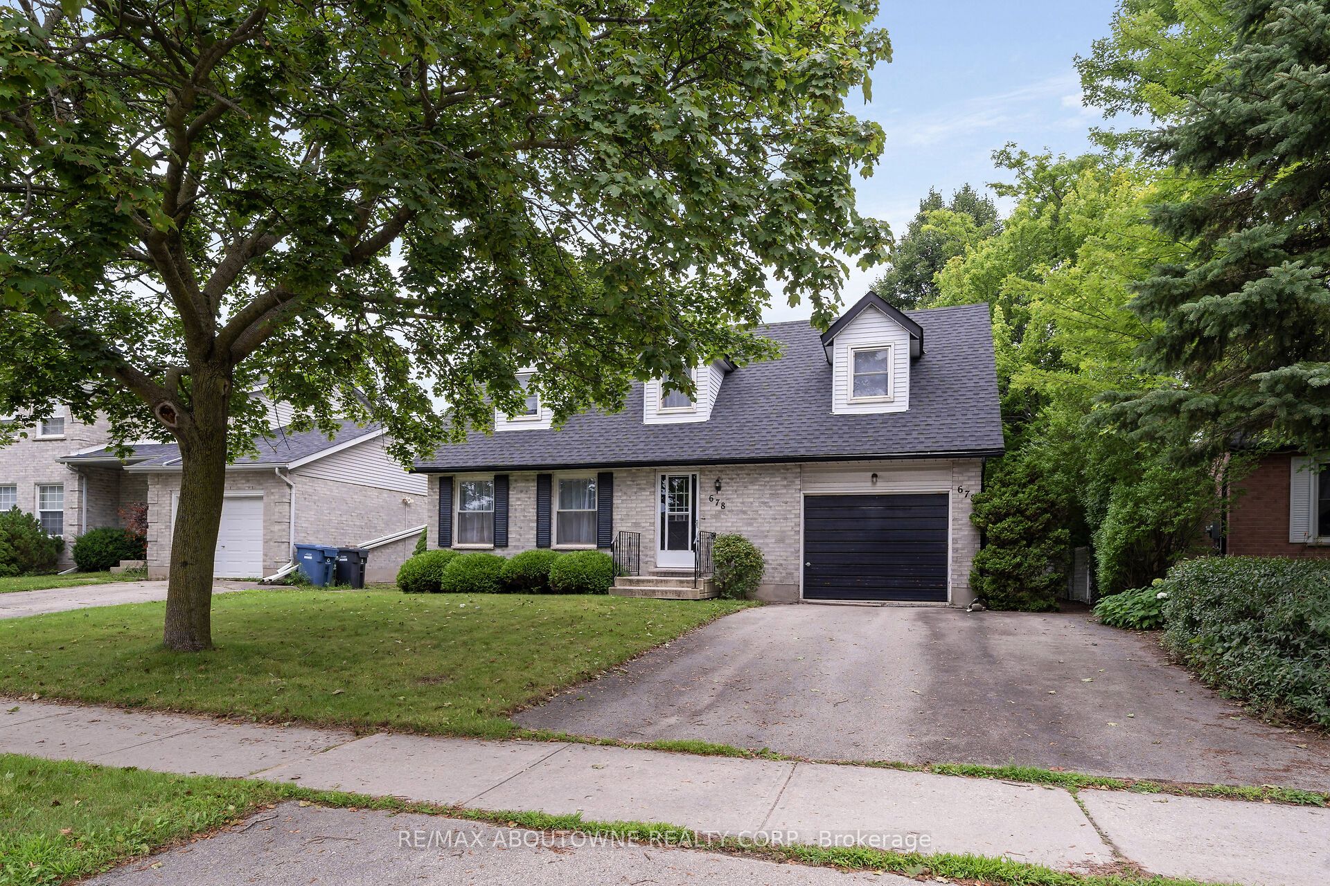 678 S Edinburgh Road S, Guelph, ON N1G 4H8 photo 2